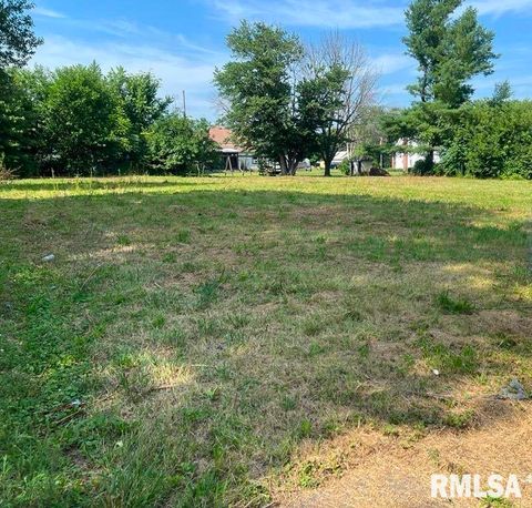 Vacant Land For Sale - 208 E 4th Street<br/> Fulton County, Vermont, IL 61484