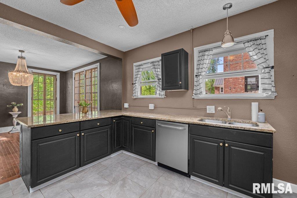 1429 Jersey Ridge Road, Davenport, Iowa image 27