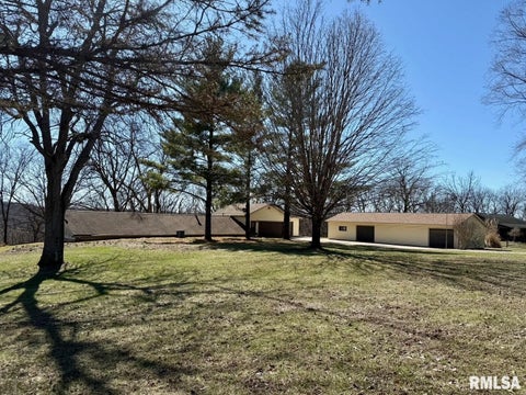 Homes For Sale - 15290 New Salem Bluff Road<br/> Menard County, Petersburg, IL 62675