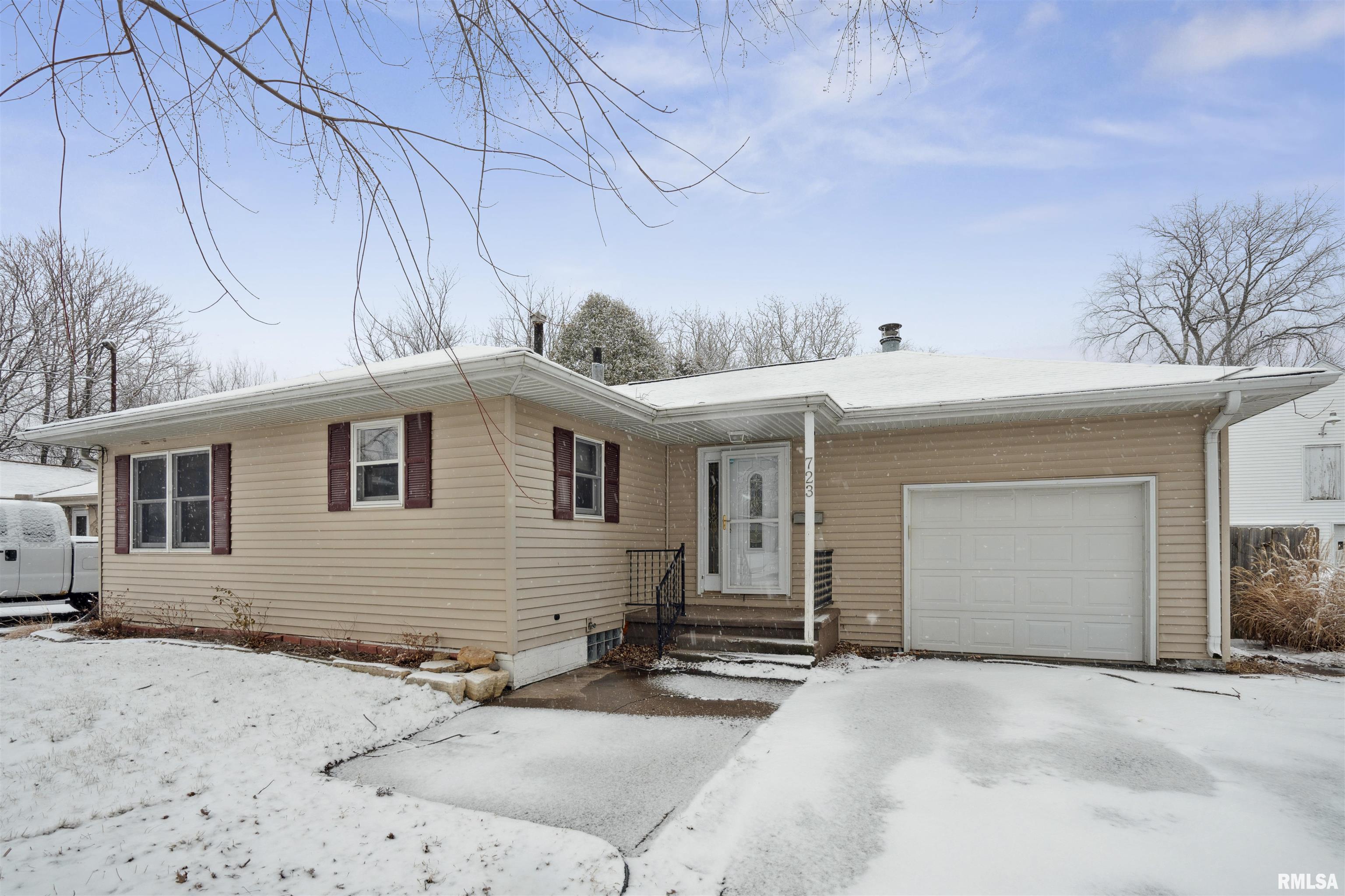 723 31st Street, Bettendorf, Iowa image 1