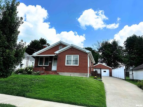 Homes For Sale - 910 N 22nd Street<br/> Adams County, Quincy, IL 62301