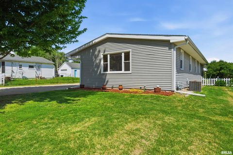 Photo of 310 S BELLEVUE Avenue, Peoria, IL 61604 (MLS # PA1266020)