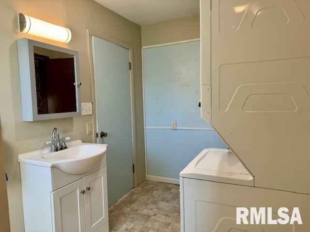 2349 N 8th Street, Clinton, Iowa image 12