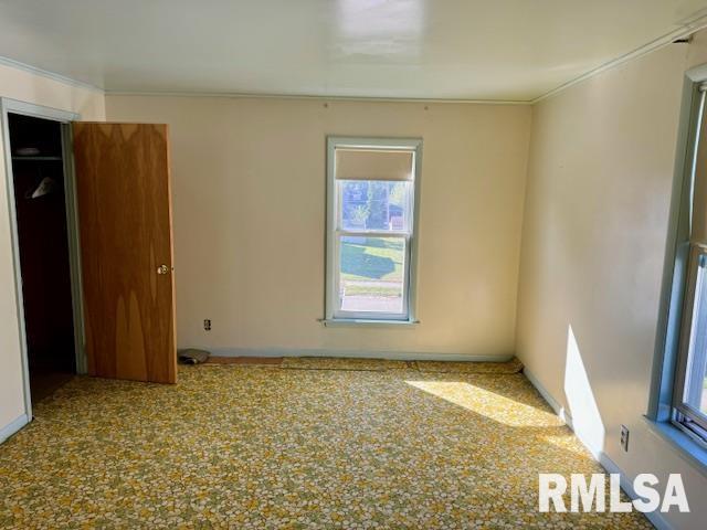 2349 N 8th Street, Clinton, Iowa image 21