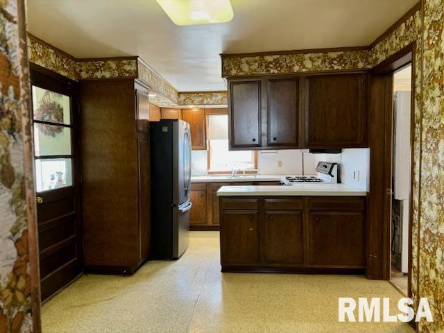 2349 N 8th Street, Clinton, Iowa image 4