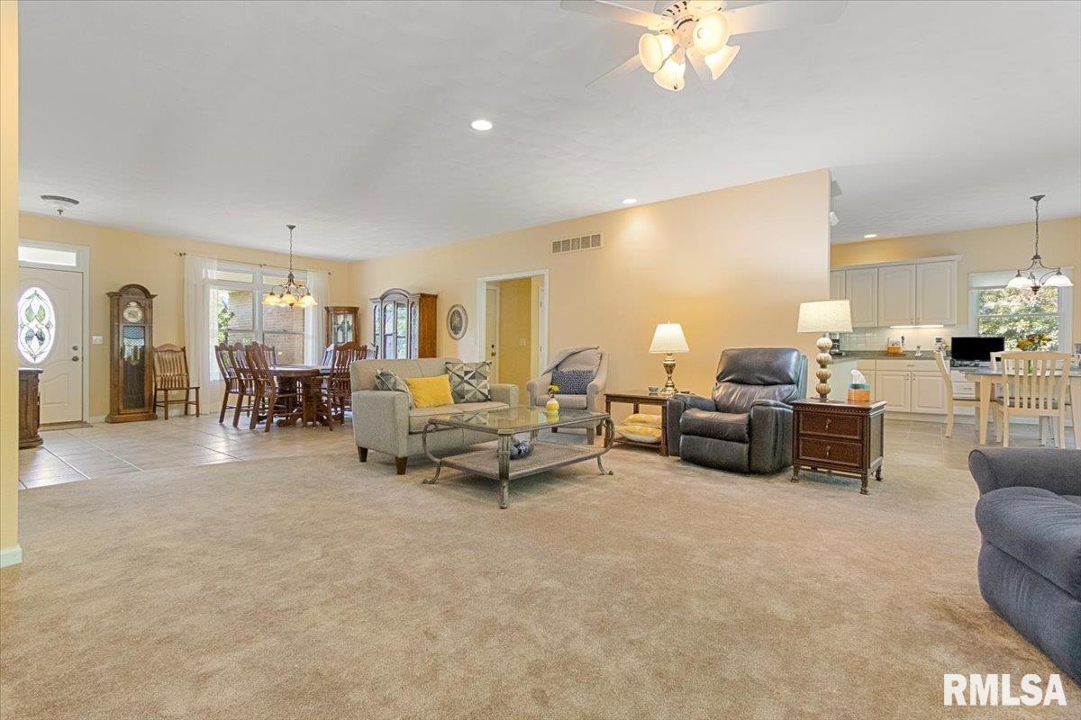 1963 Chestnut Lane, Washington, Illinois image 15