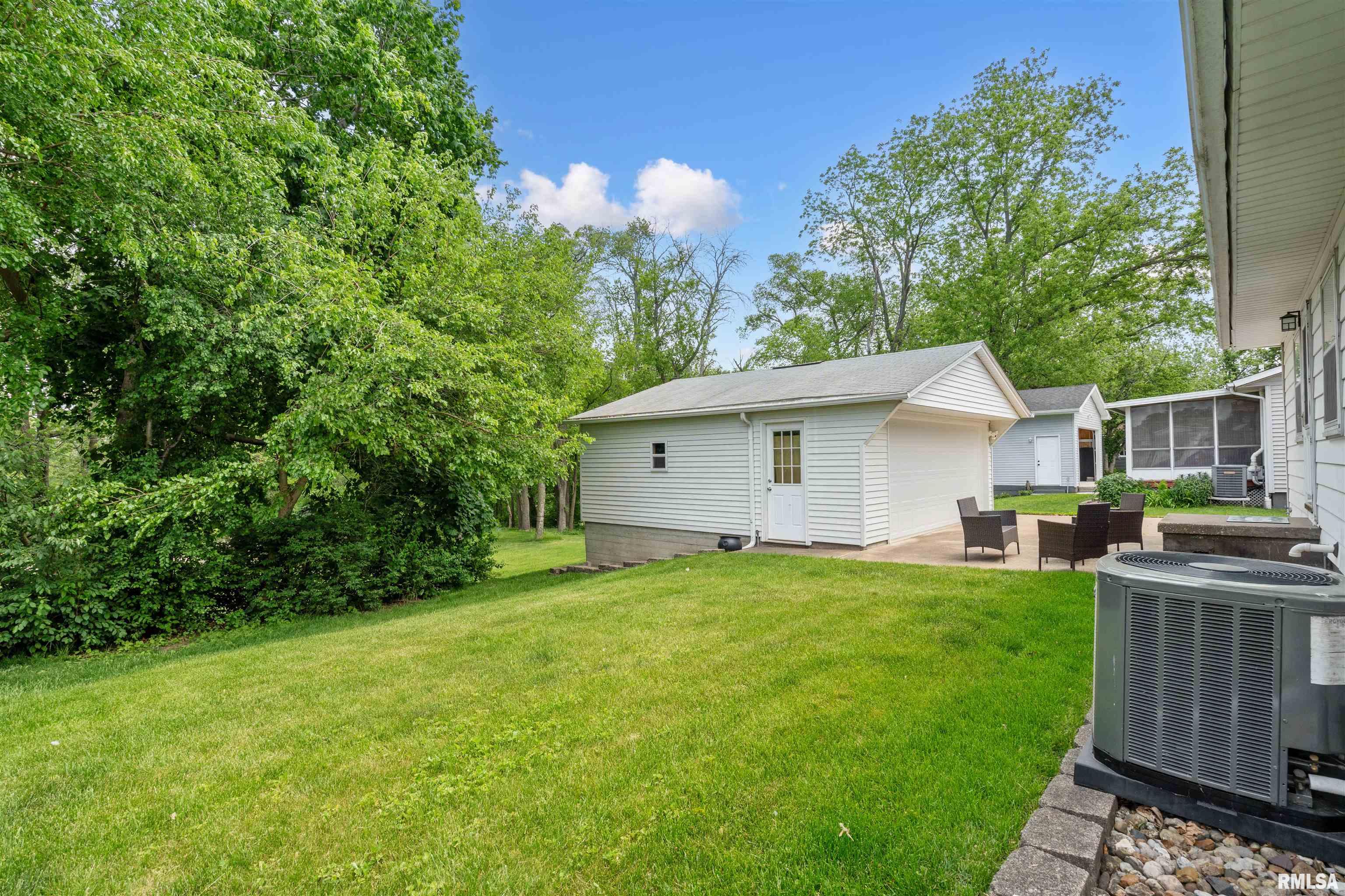 3018 Oak Street Court, Bettendorf, Iowa image 21