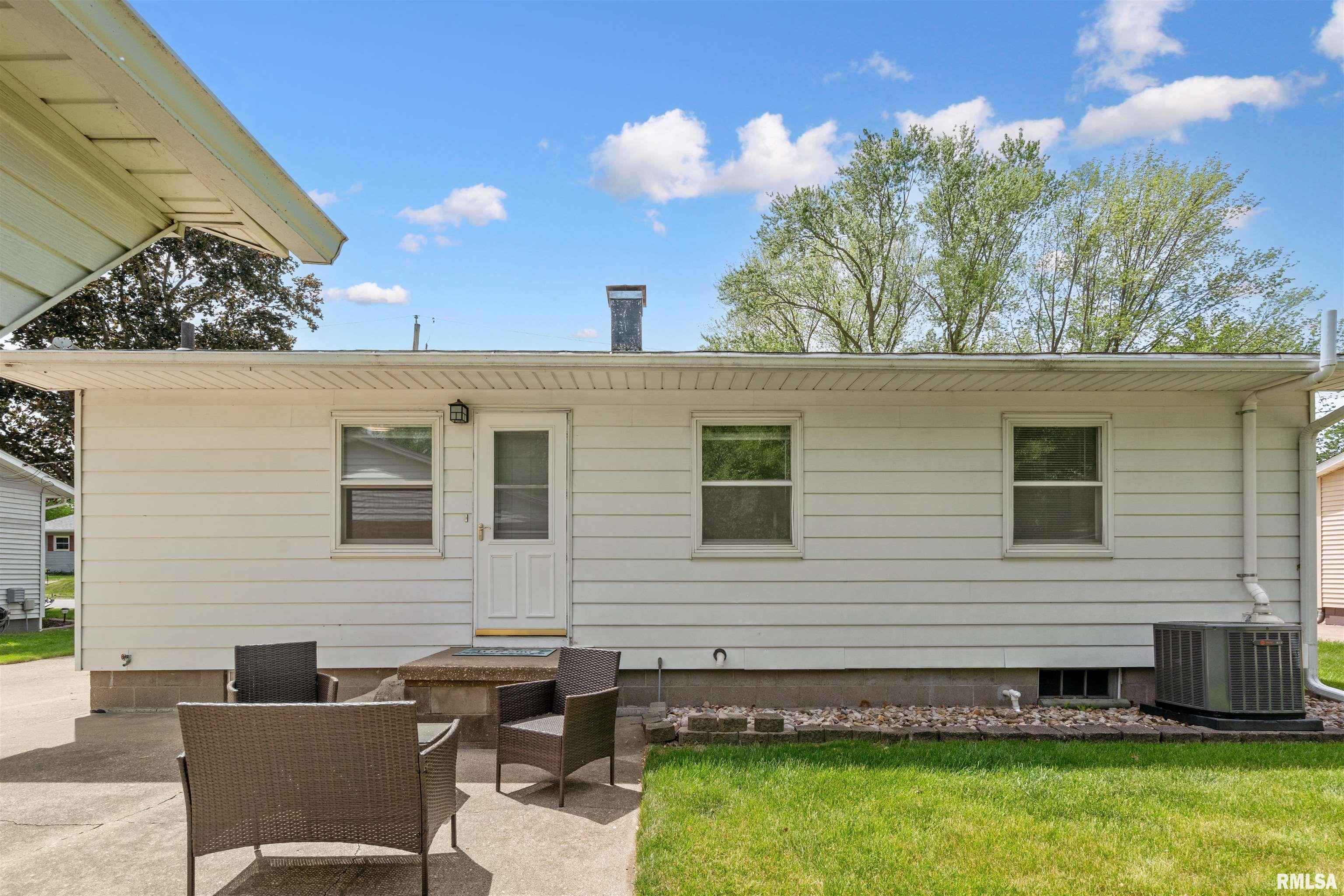 3018 Oak Street Court, Bettendorf, Iowa image 22