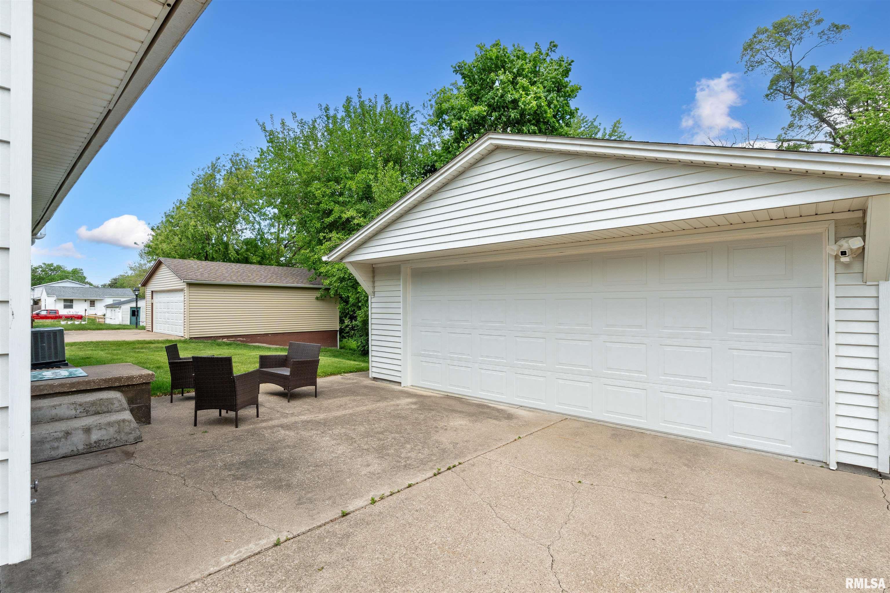 3018 Oak Street Court, Bettendorf, Iowa image 20