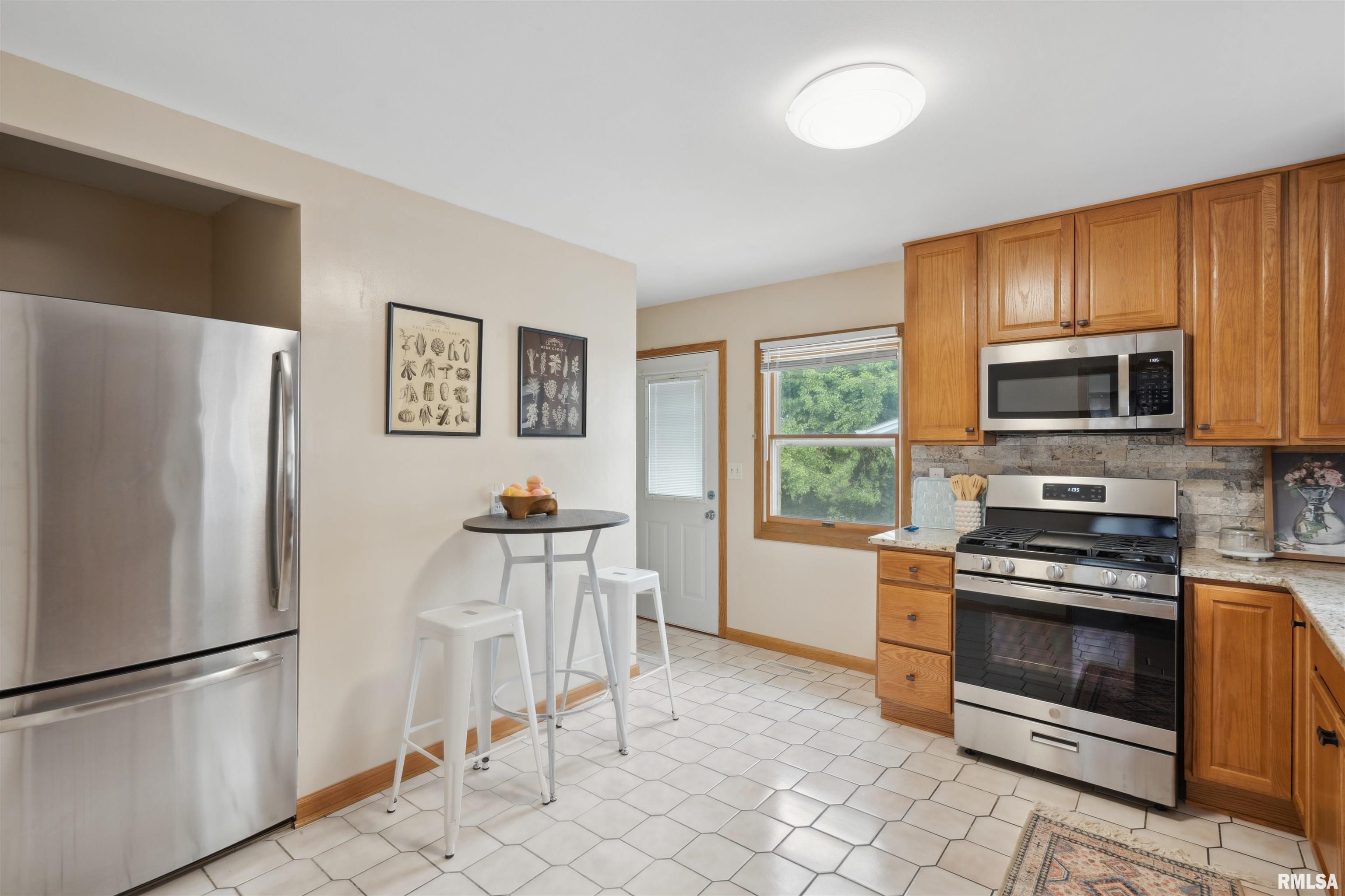 3018 Oak Street Court, Bettendorf, Iowa image 13
