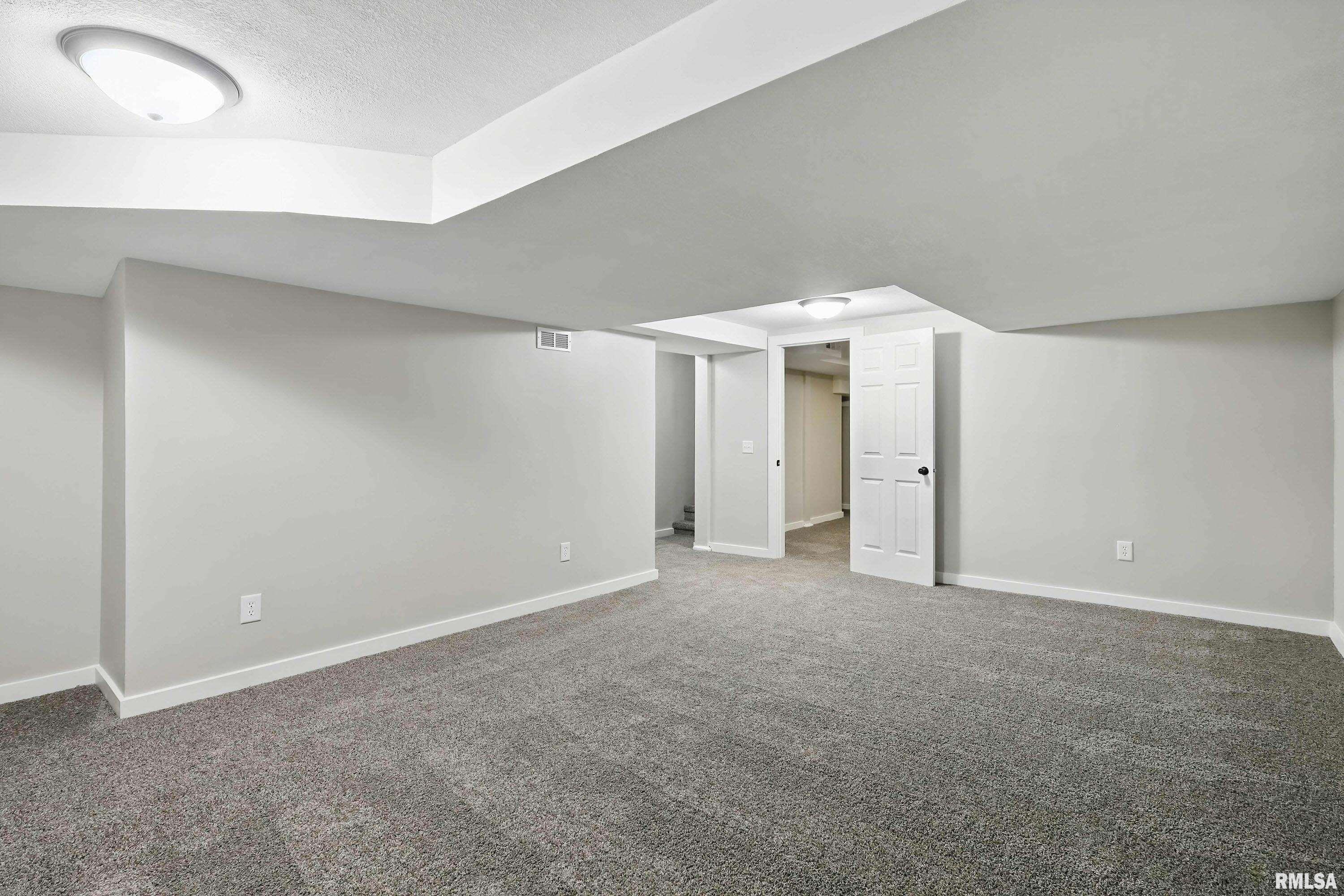 1532 W High Street, Davenport, Iowa image 26
