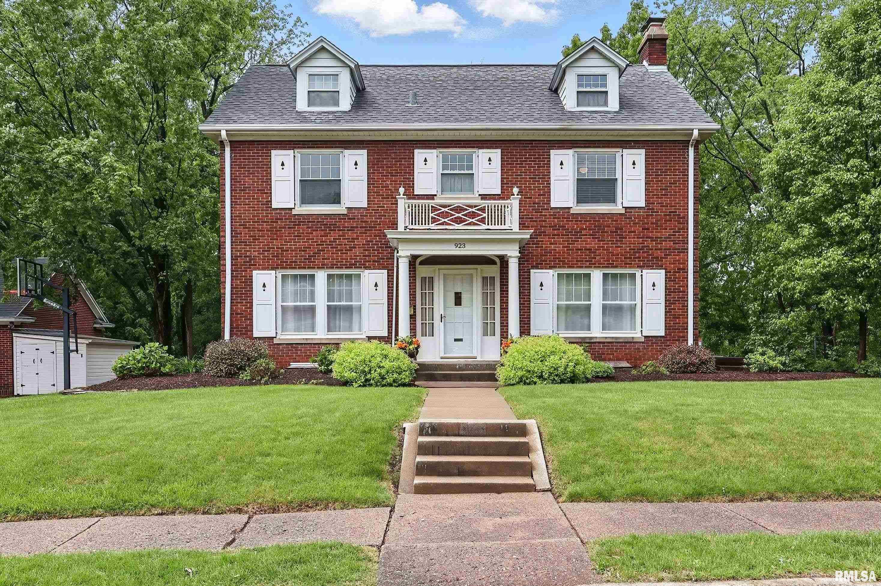 923 22nd Street, Moline, Illinois image 1