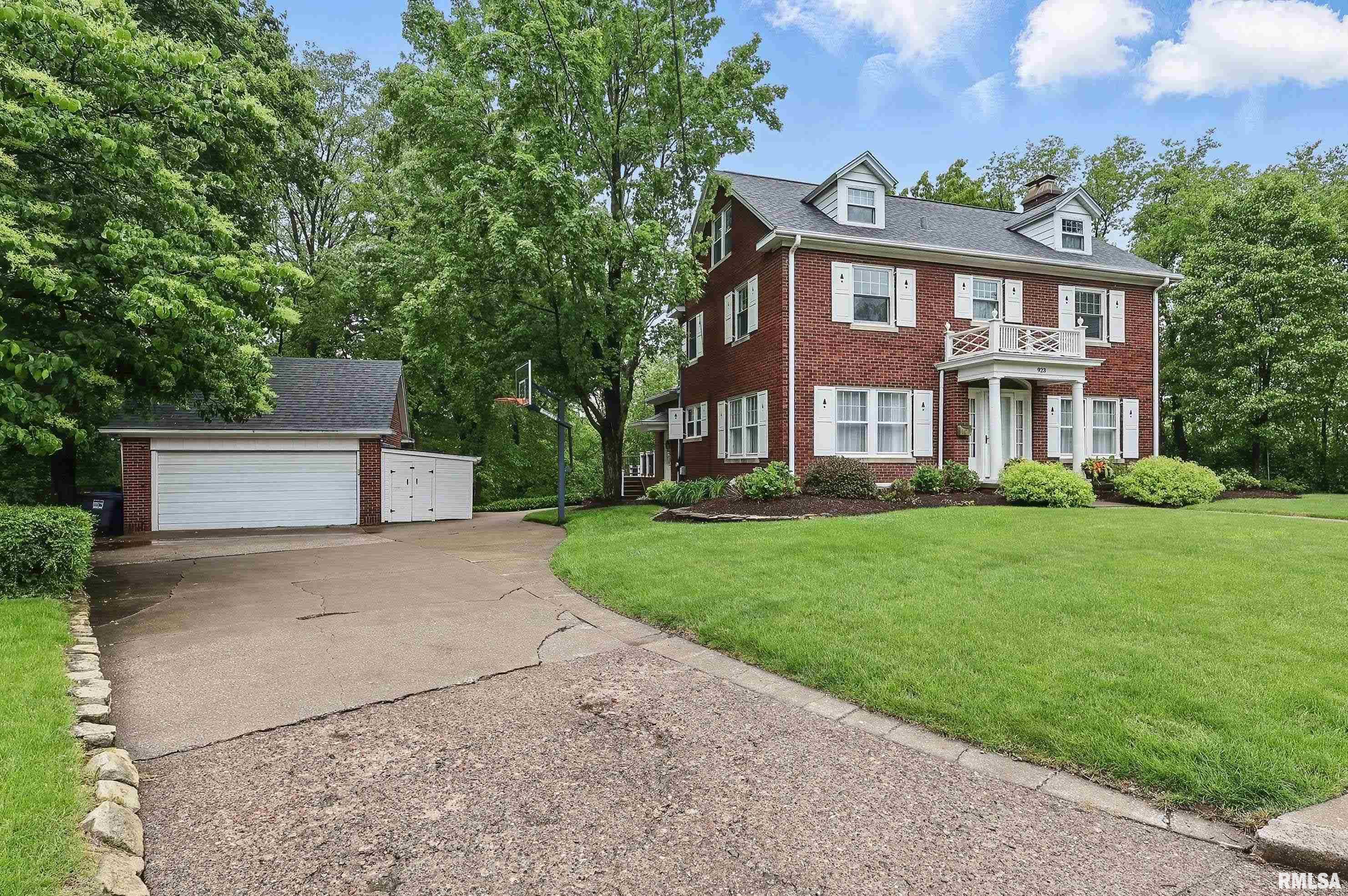 923 22nd Street, Moline, Illinois image 2