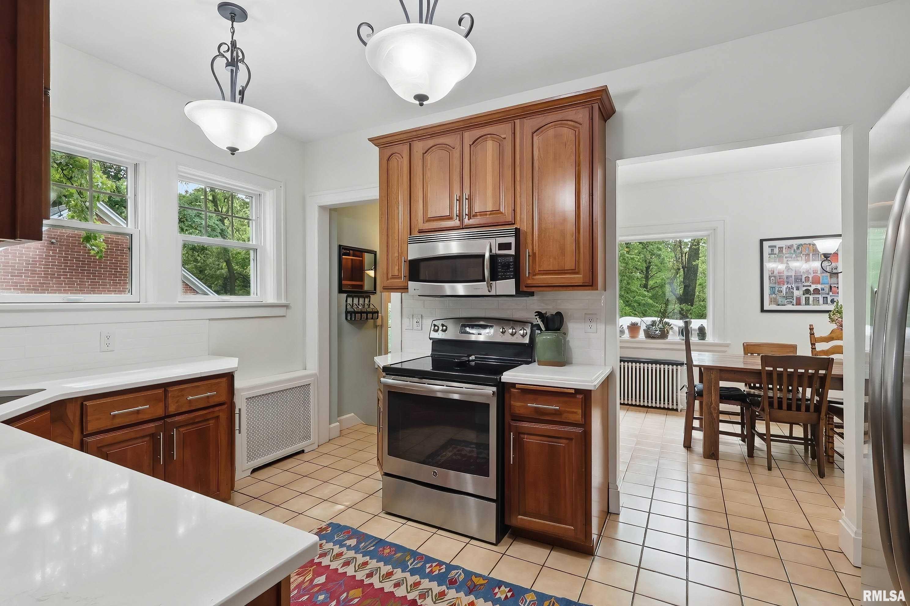 923 22nd Street, Moline, Illinois image 17