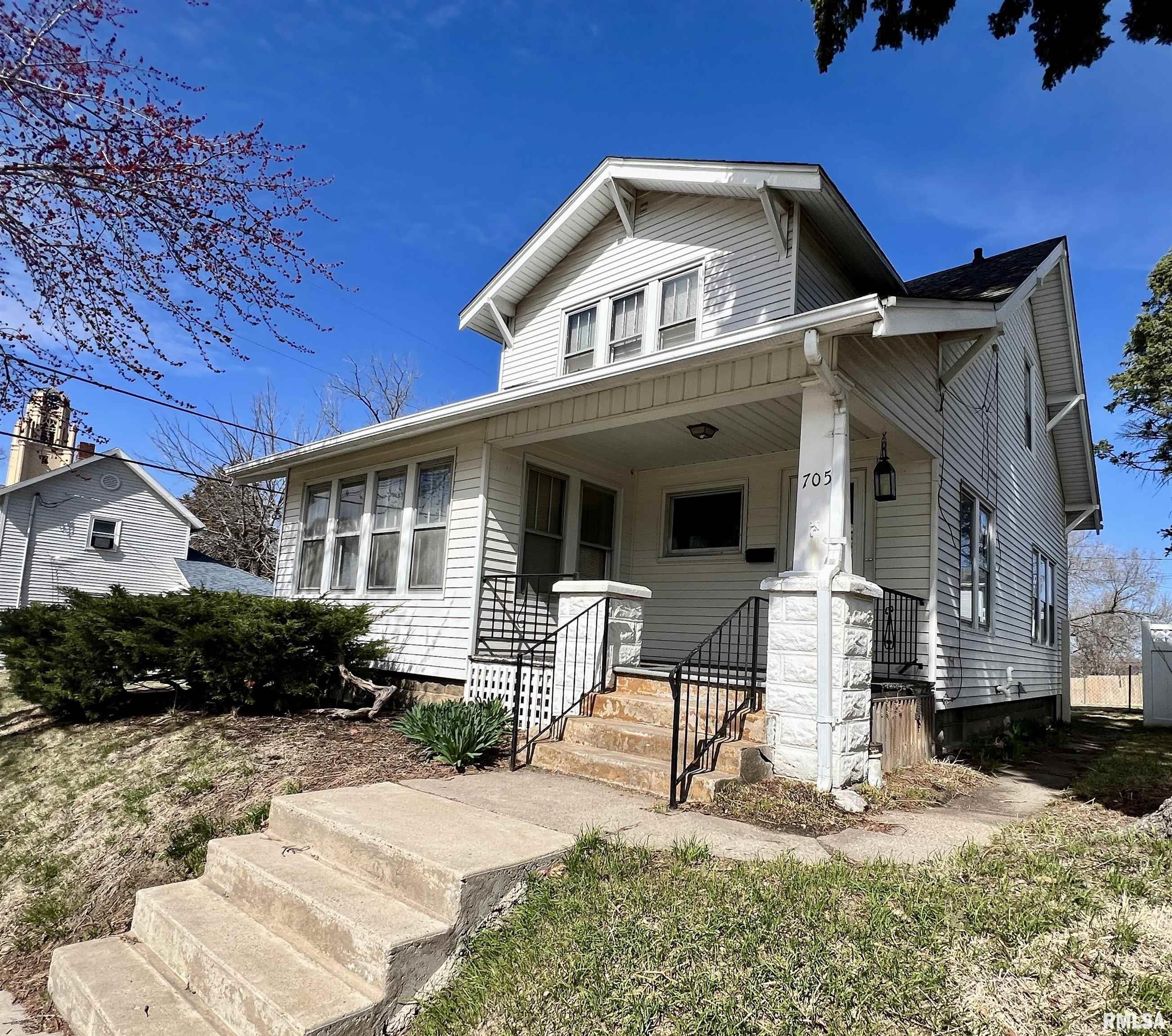 705 Pine Street, Muscatine, Iowa image 2