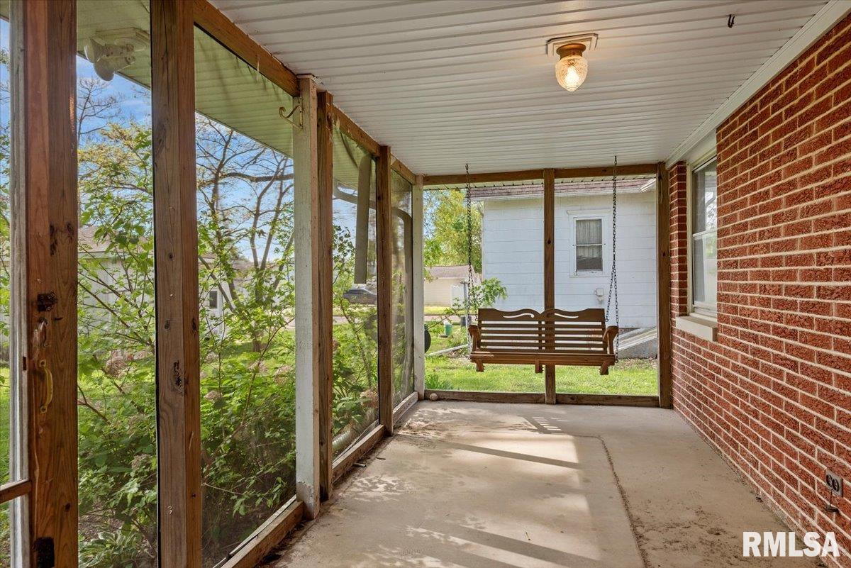 716 S Clay Street, Taylorville, Illinois image 28