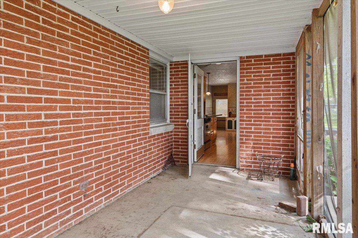 716 S Clay Street, Taylorville, Illinois image 29