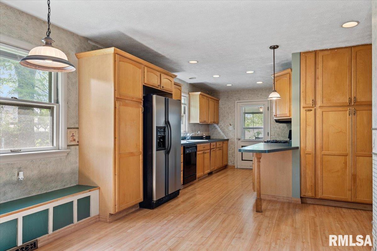 716 S Clay Street, Taylorville, Illinois image 9