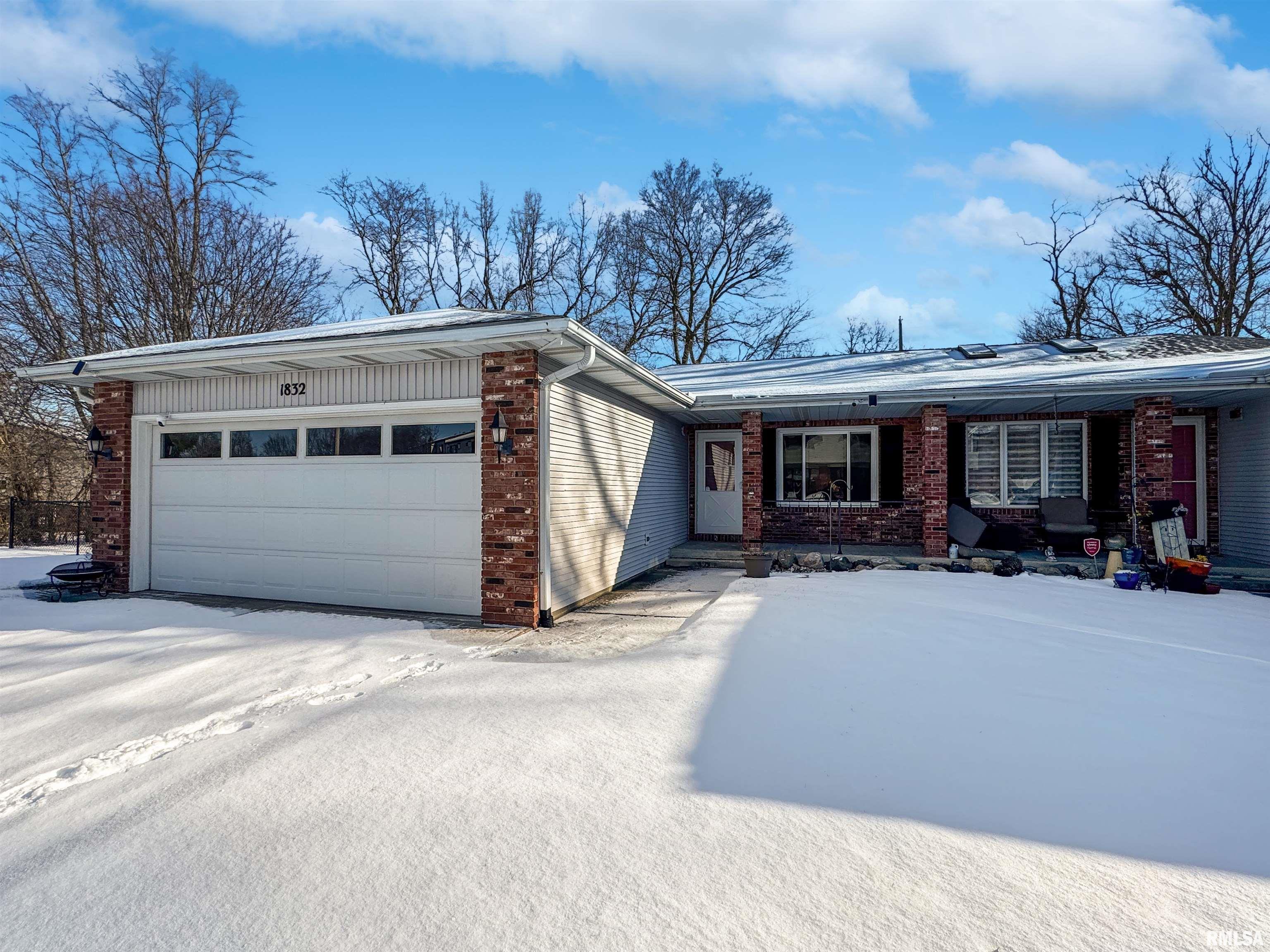 1832 Vienna Court, Pekin, Illinois image 1