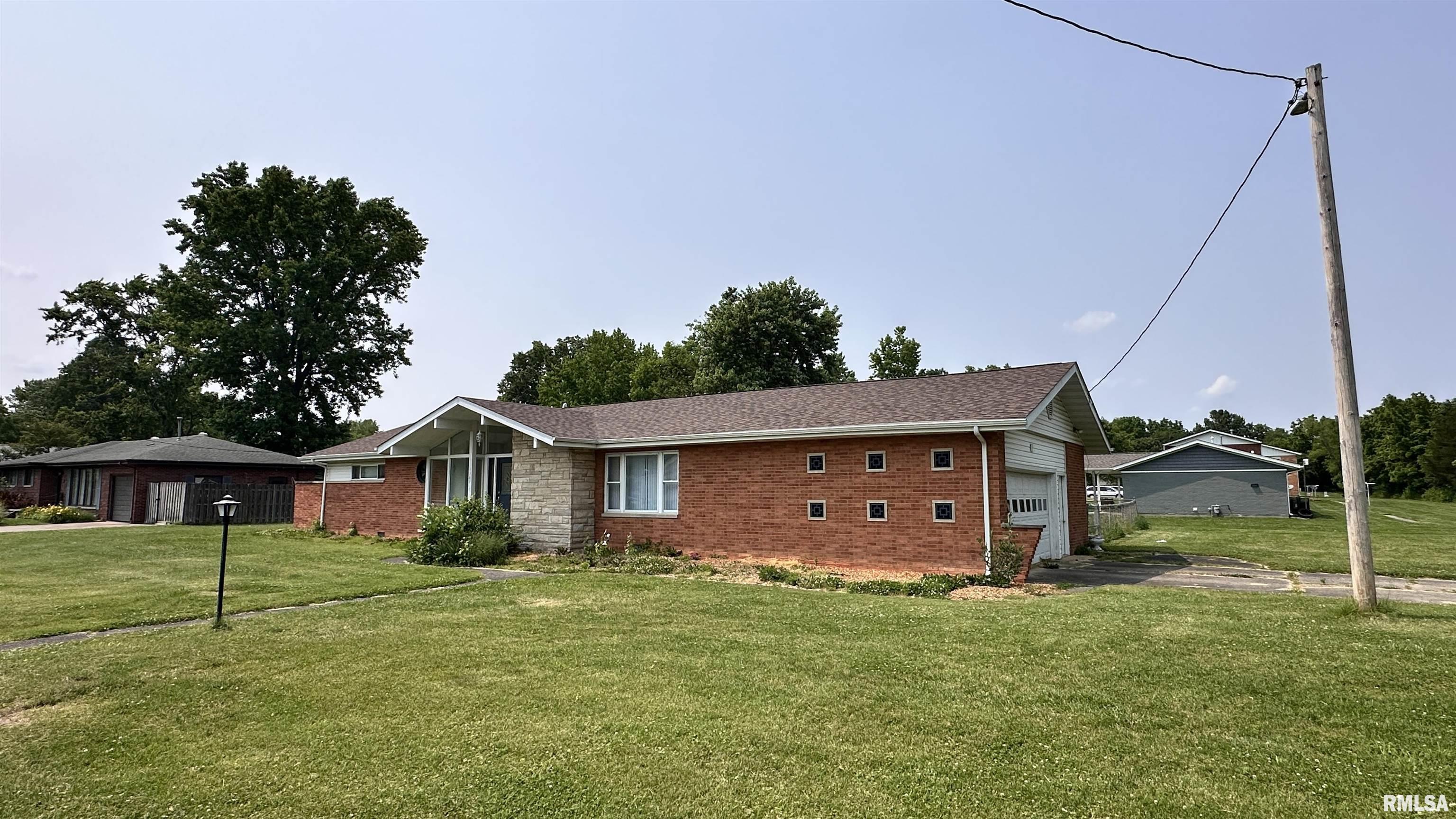 1107 E Cleveland Street, West Frankfort, Illinois image 2
