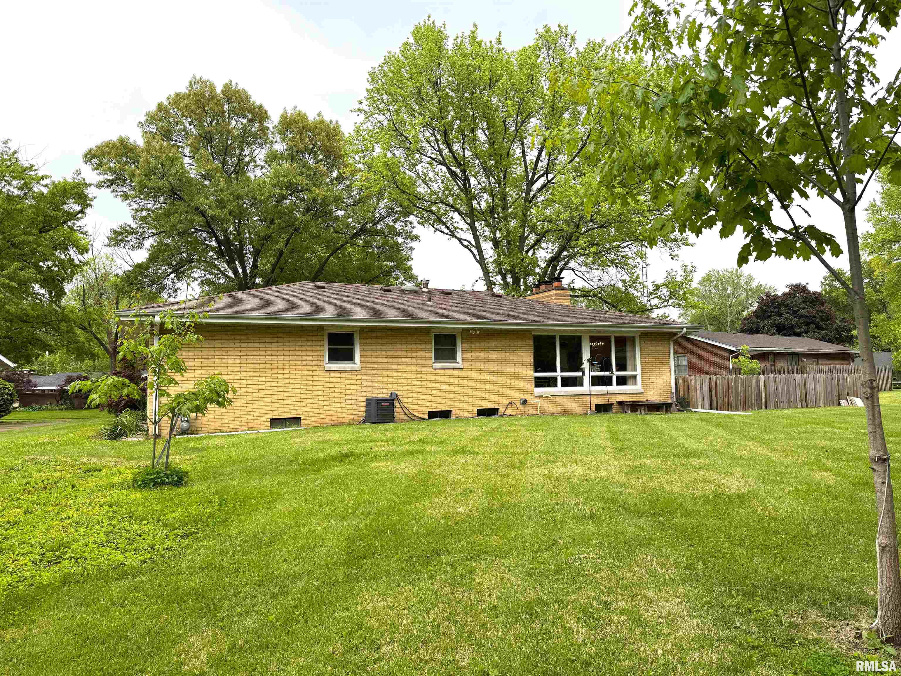 2147 Barberry Drive, Springfield, Illinois image 47