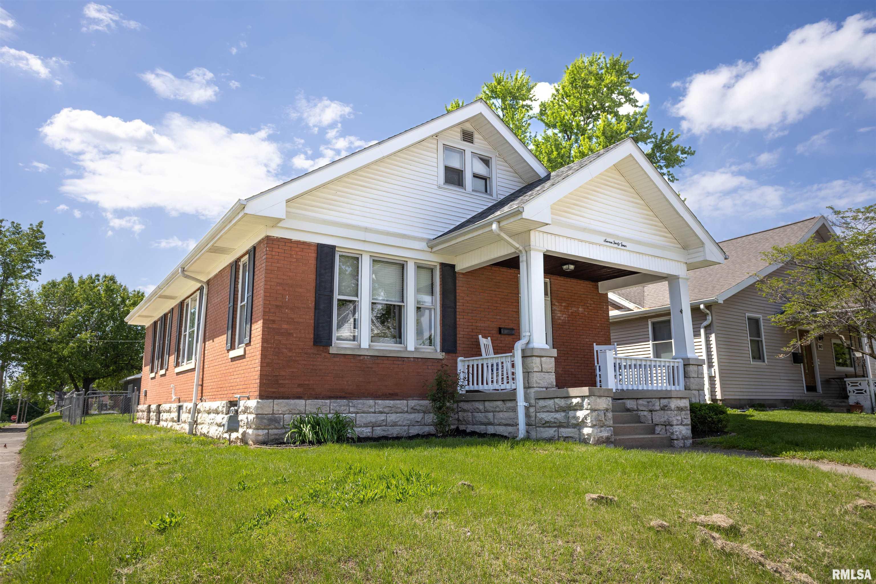 744 S 15th Street, Quincy, Illinois image 1