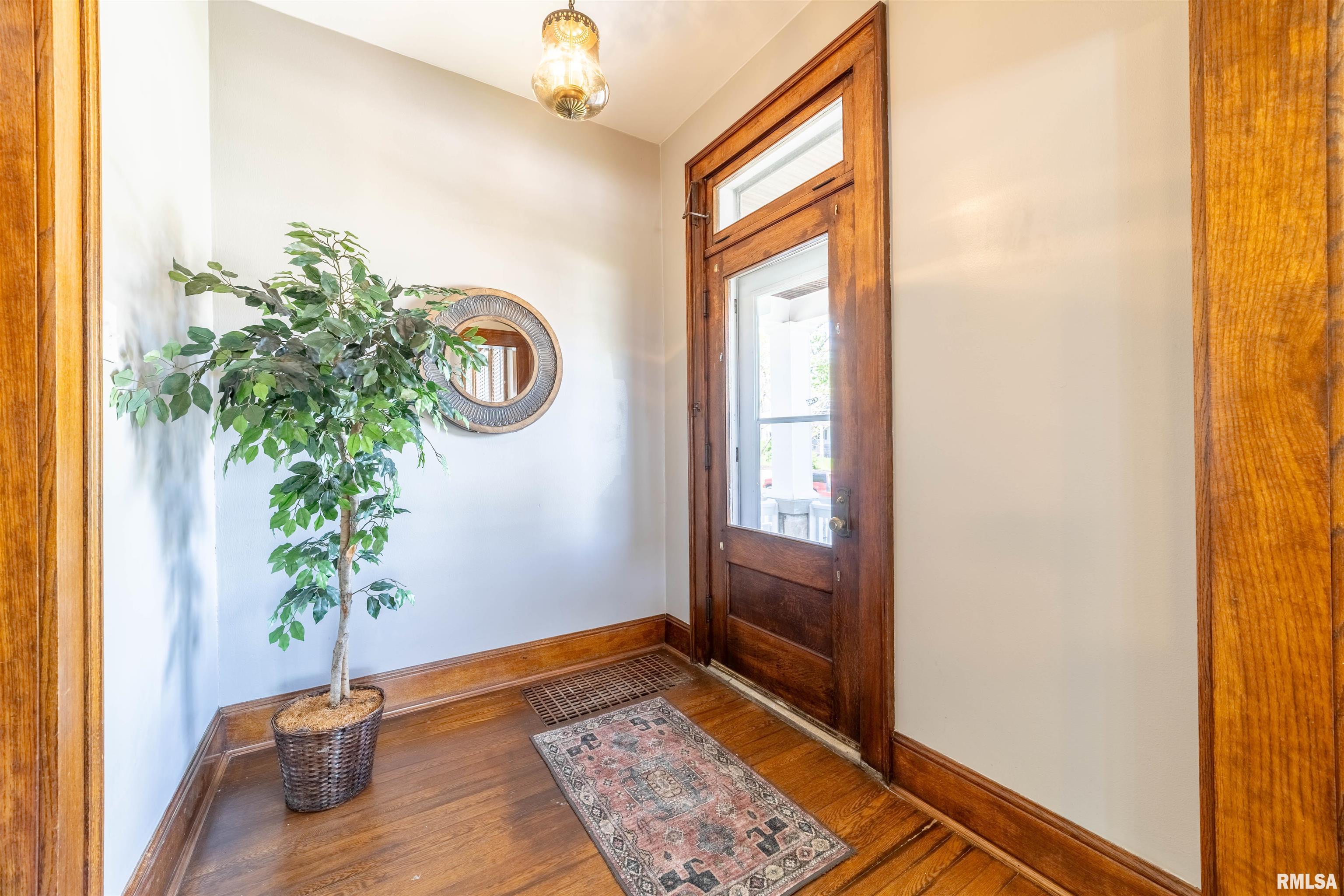 744 S 15th Street, Quincy, Illinois image 9