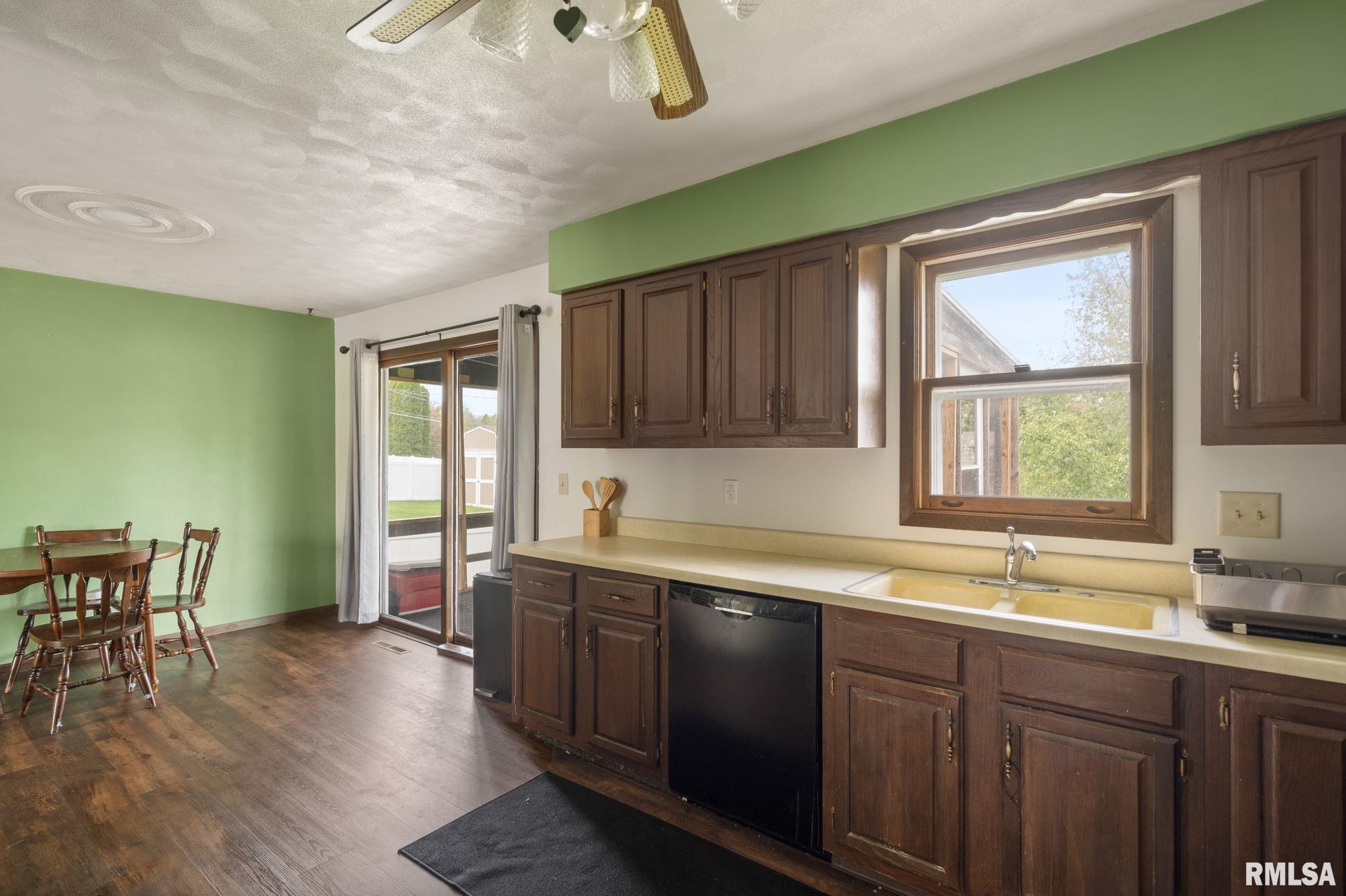 1701 89th Avenue West, Rock Island, Illinois image 12