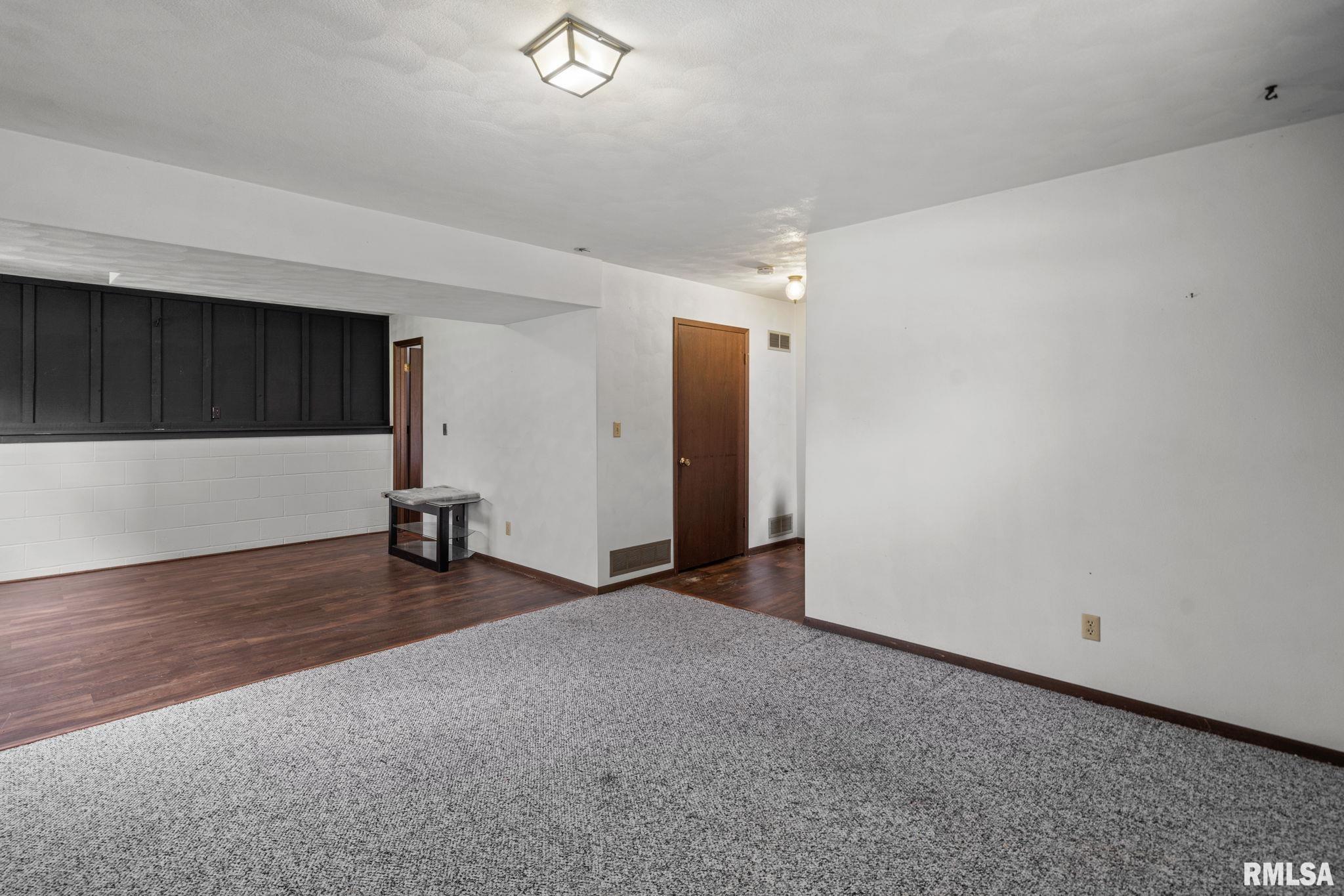 1701 89th Avenue West, Rock Island, Illinois image 22