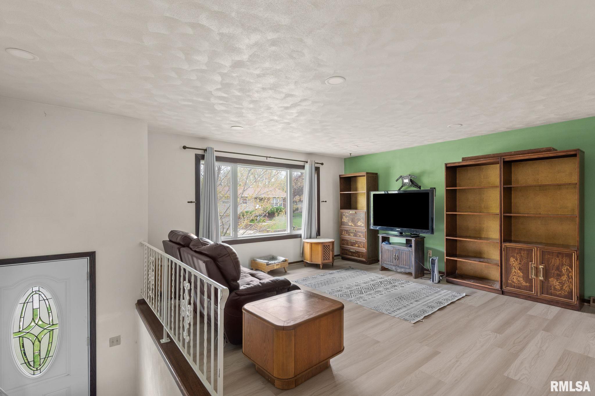 1701 89th Avenue West, Rock Island, Illinois image 3