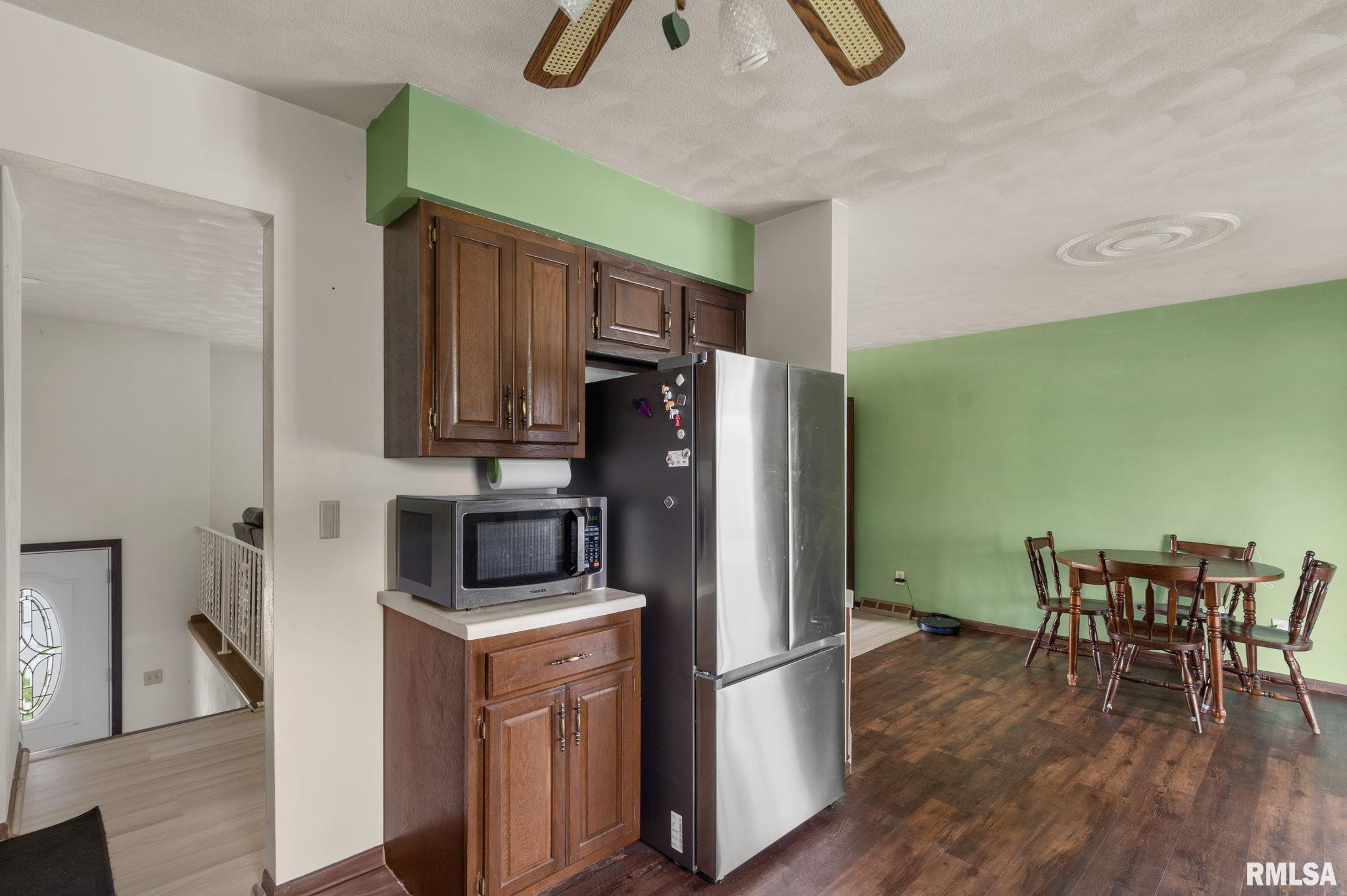 1701 89th Avenue West, Rock Island, Illinois image 9