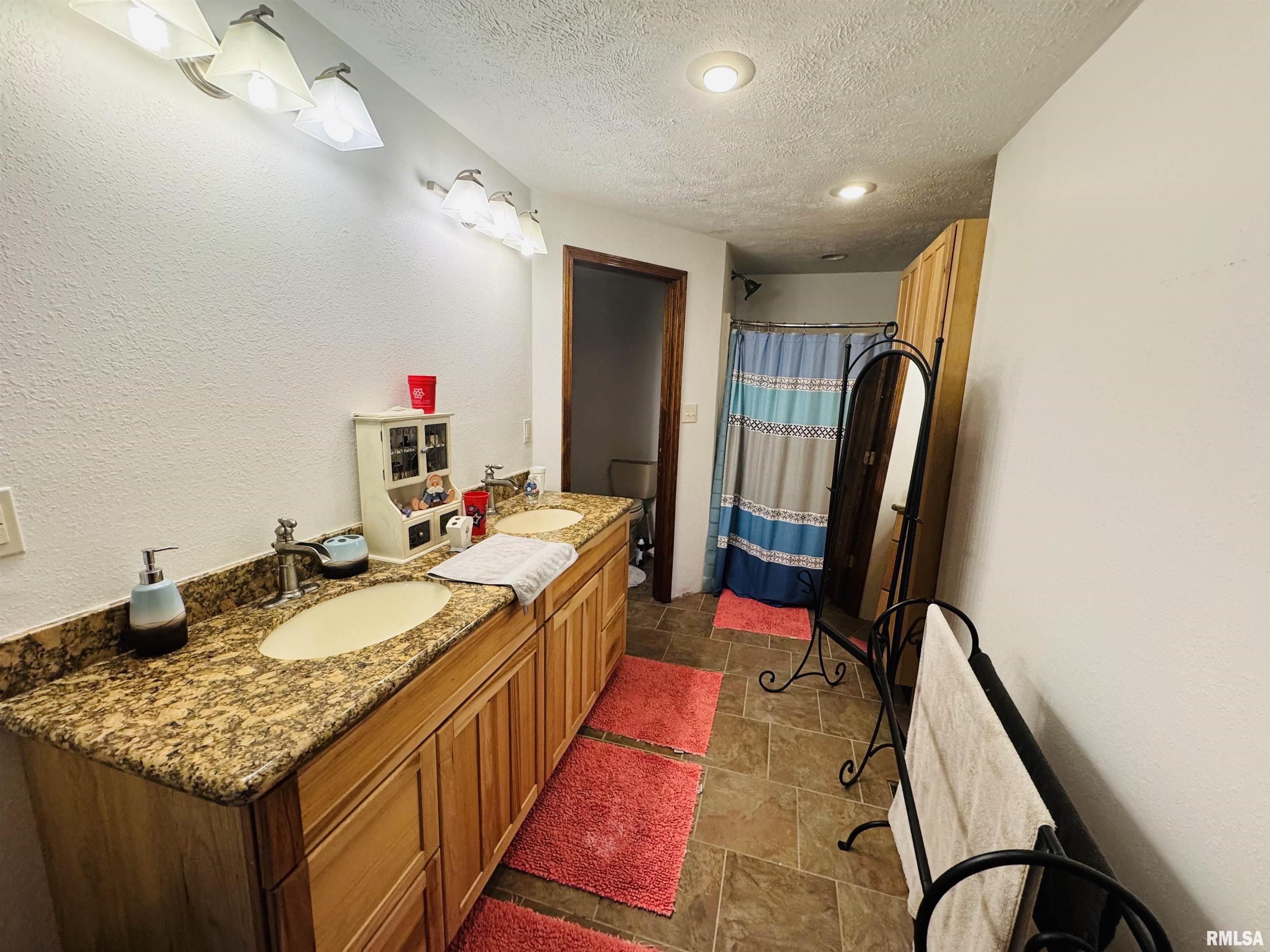 501 N Marion Street, Salem, Illinois image 3