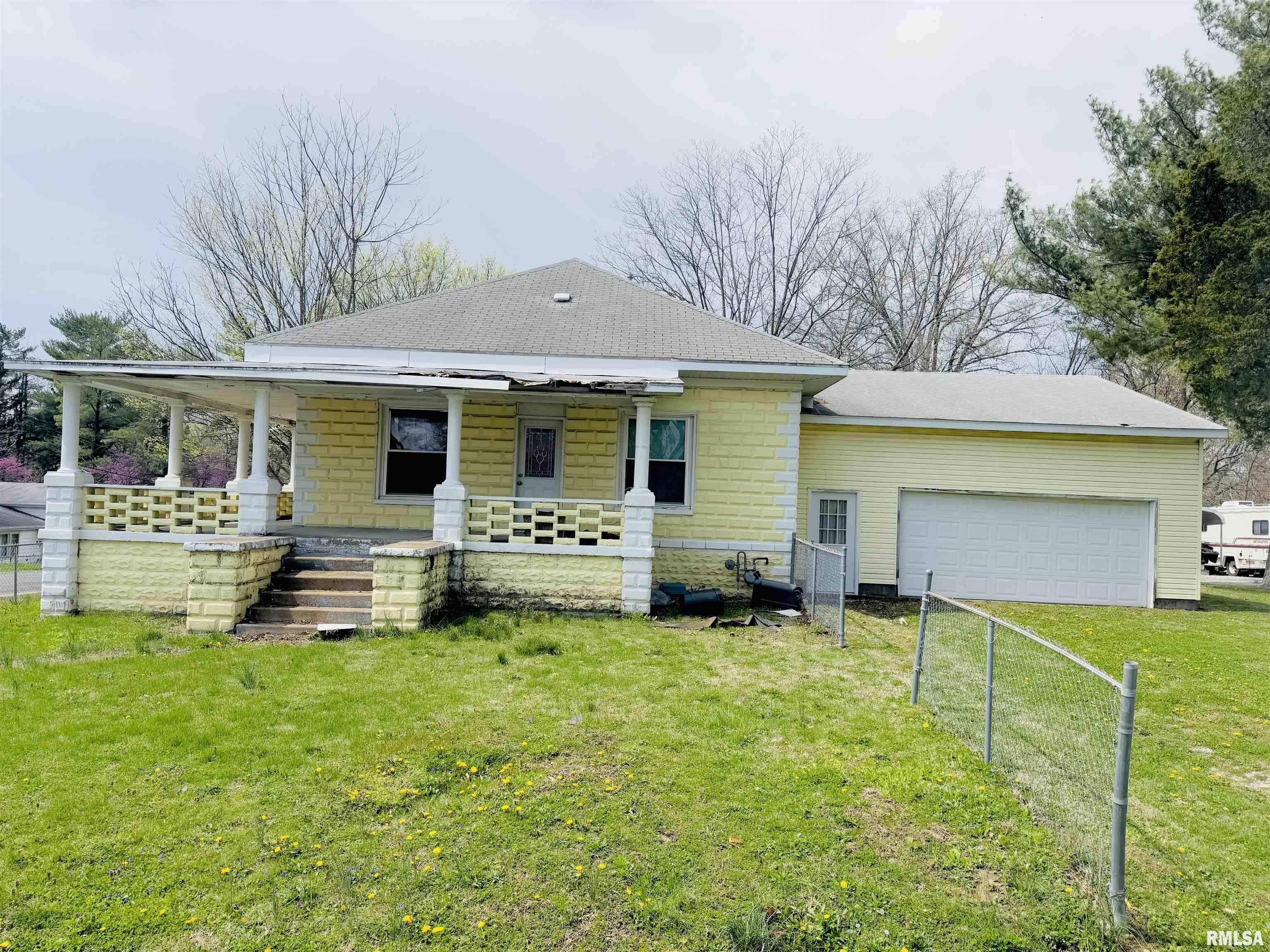 501 N Marion Street, Salem, Illinois image 1