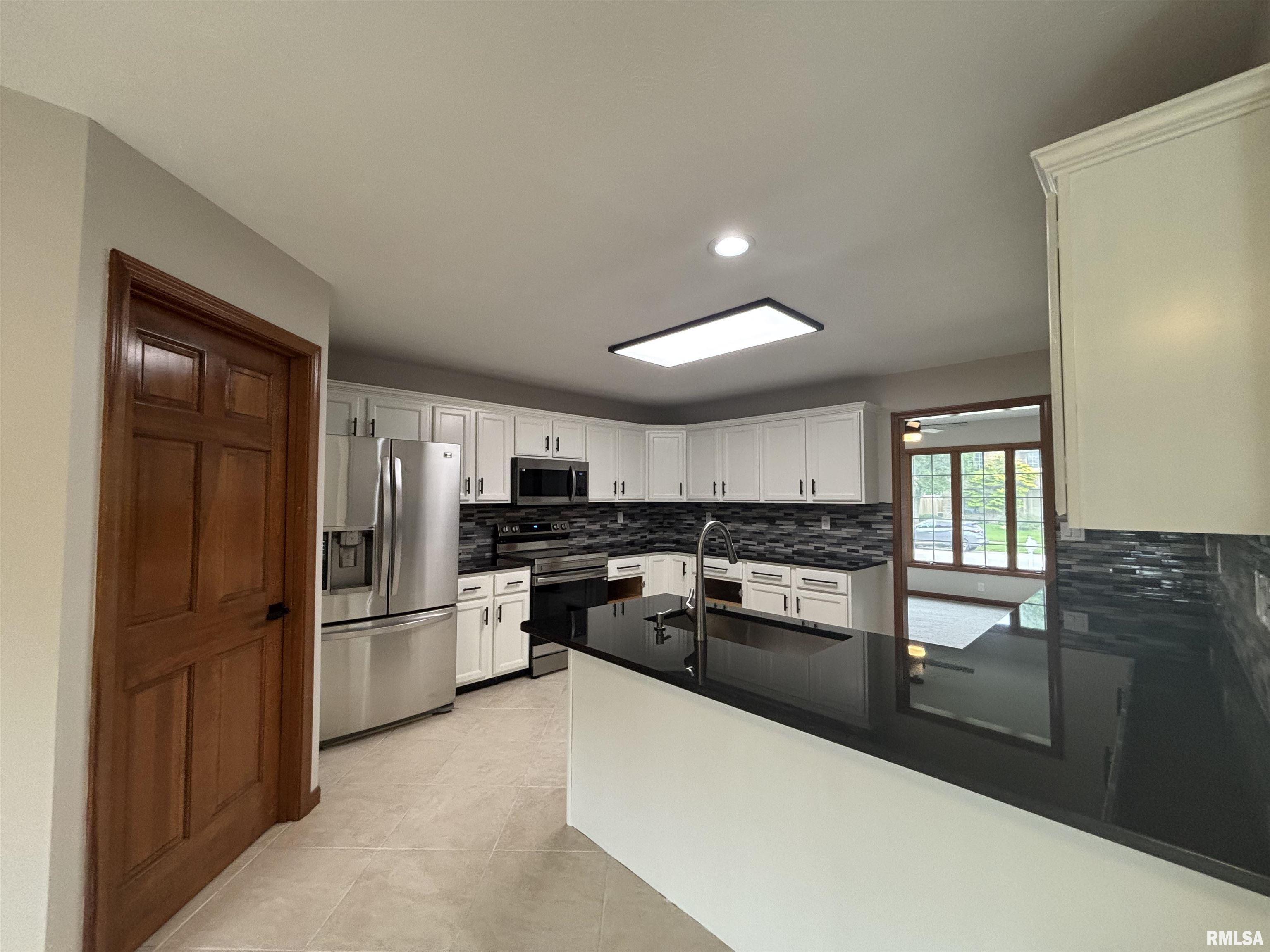 2116 Renwick Drive, Springfield, Illinois image 14
