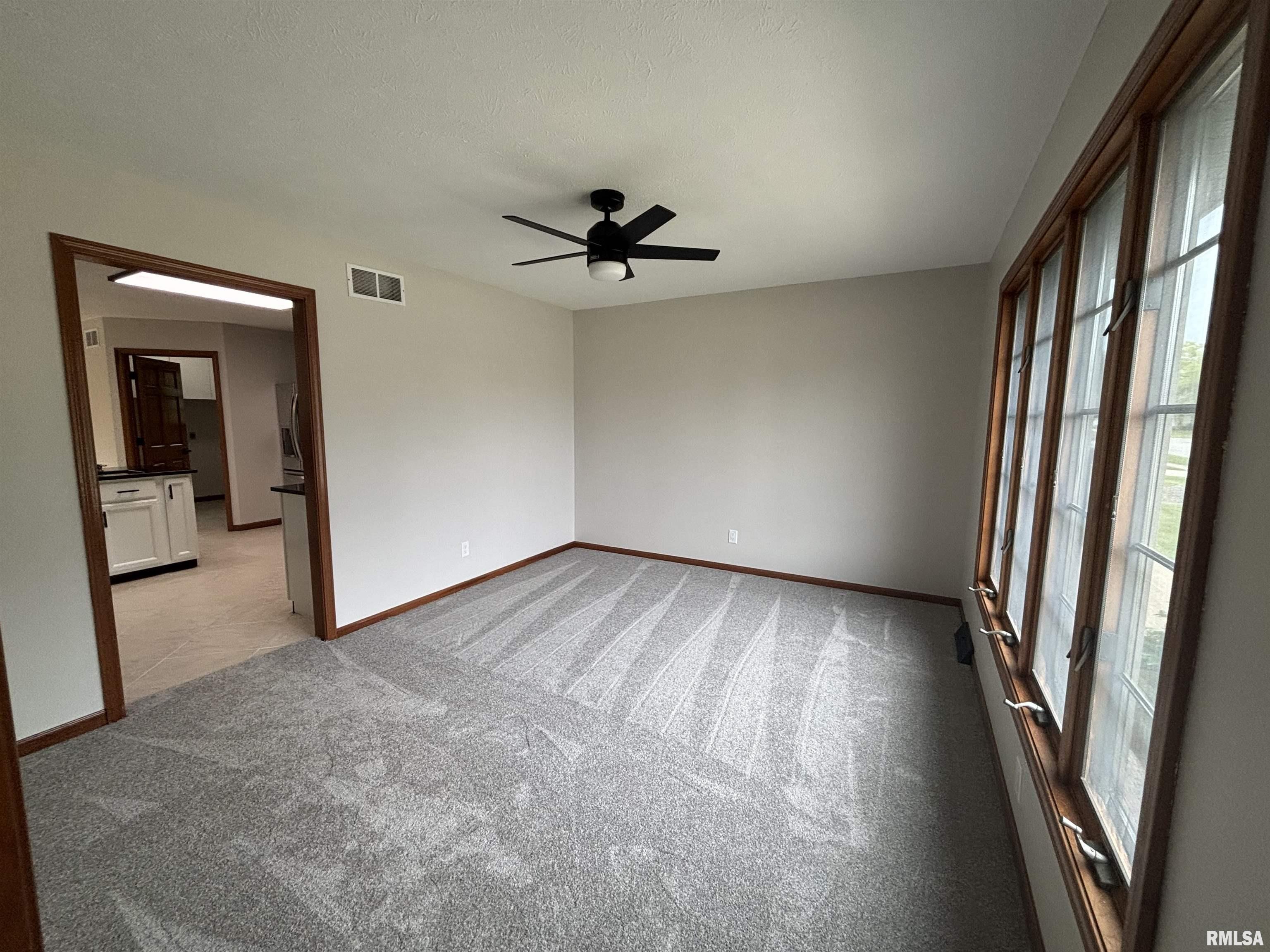 2116 Renwick Drive, Springfield, Illinois image 4