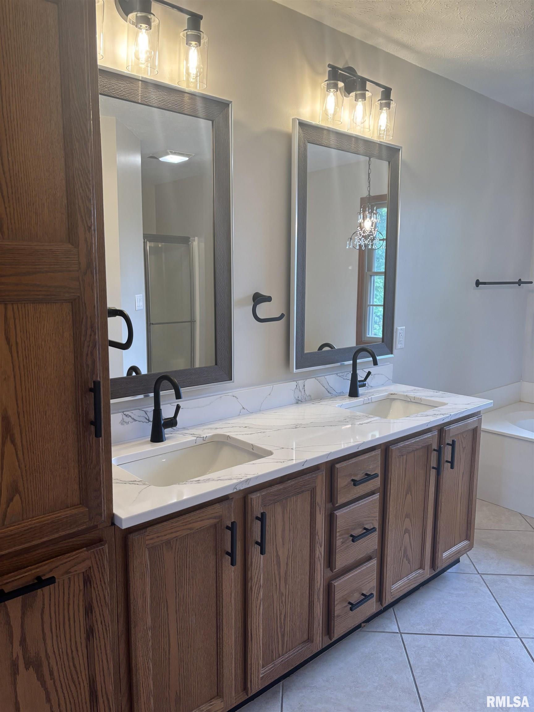 2116 Renwick Drive, Springfield, Illinois image 22