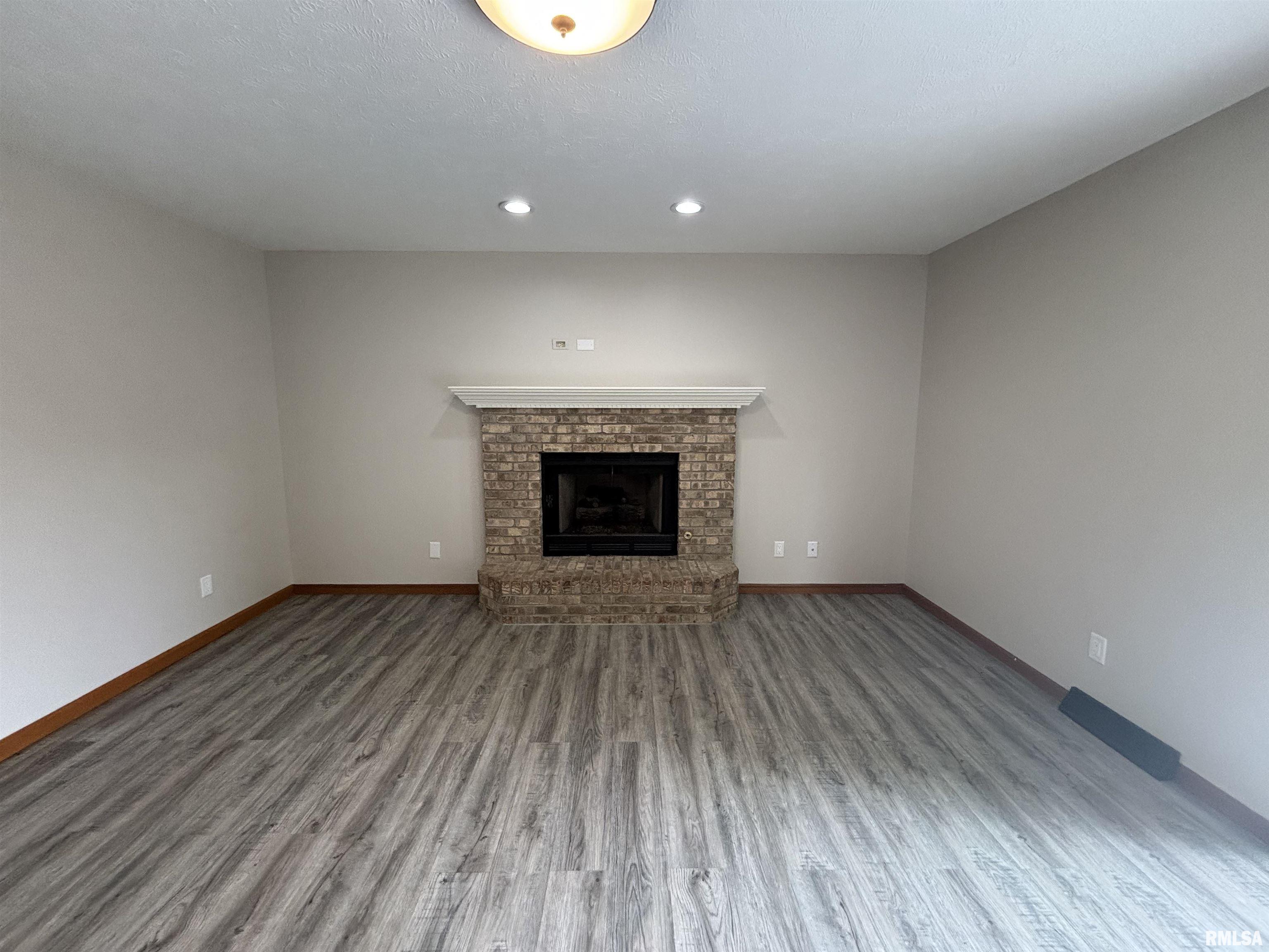 2116 Renwick Drive, Springfield, Illinois image 10