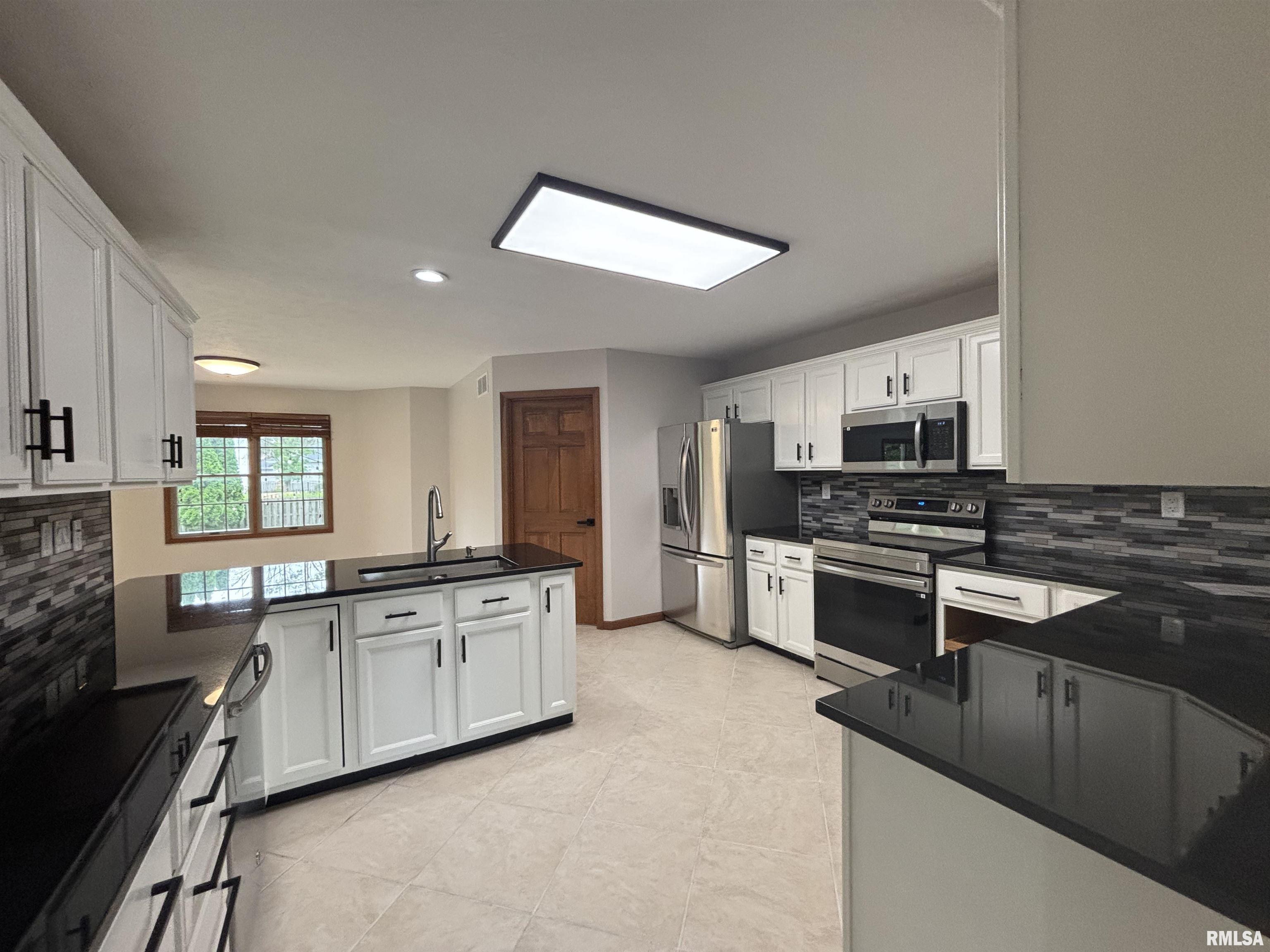 2116 Renwick Drive, Springfield, Illinois image 15