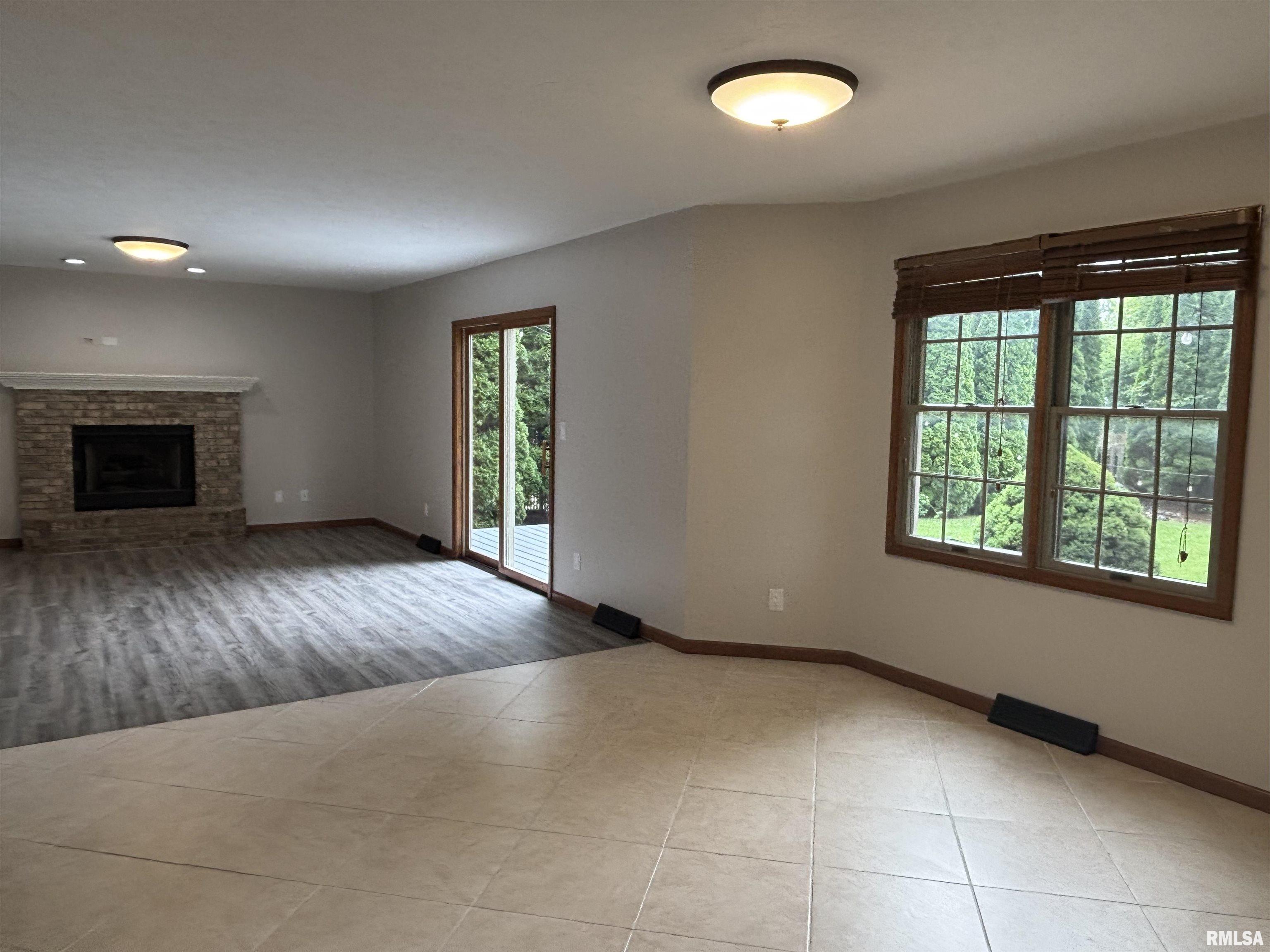 2116 Renwick Drive, Springfield, Illinois image 8