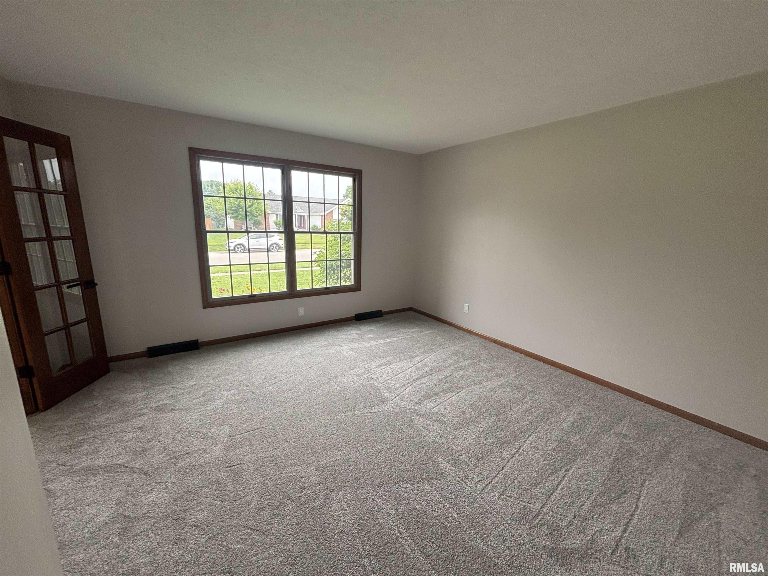 2116 Renwick Drive, Springfield, Illinois image 3