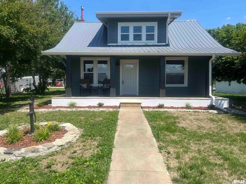 Homes For Sale - 341 S Wilson Street<br/> Mendon, IL 62351