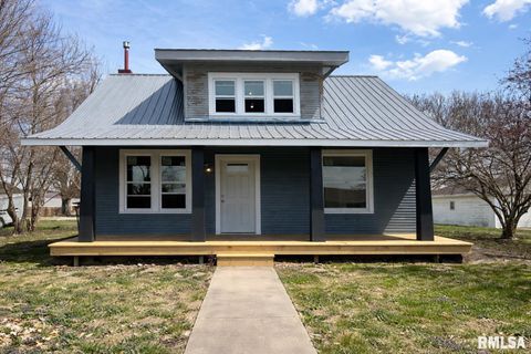 Photo of 341 S WILSON Street, Mendon, IL 62351 (MLS # CA1042862)