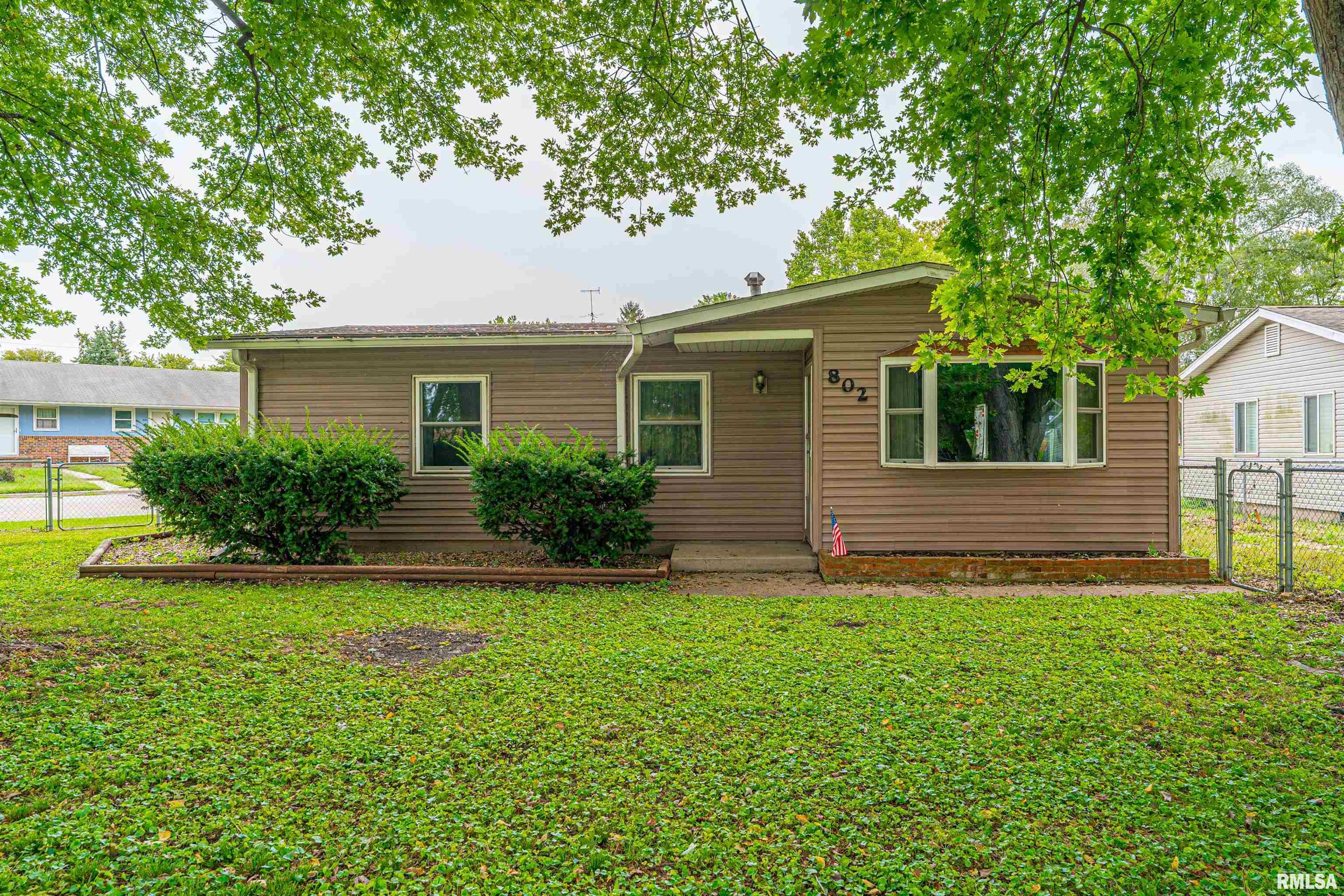 802 BRYAN Avenue