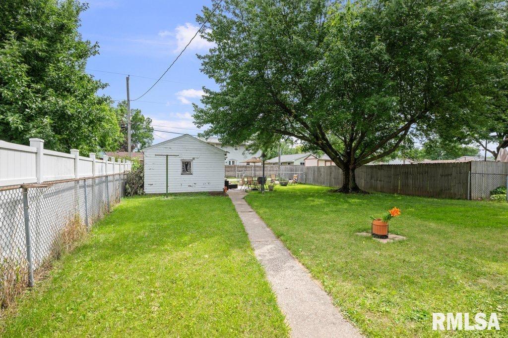 4702 11th Avenue B, Moline, Illinois image 17