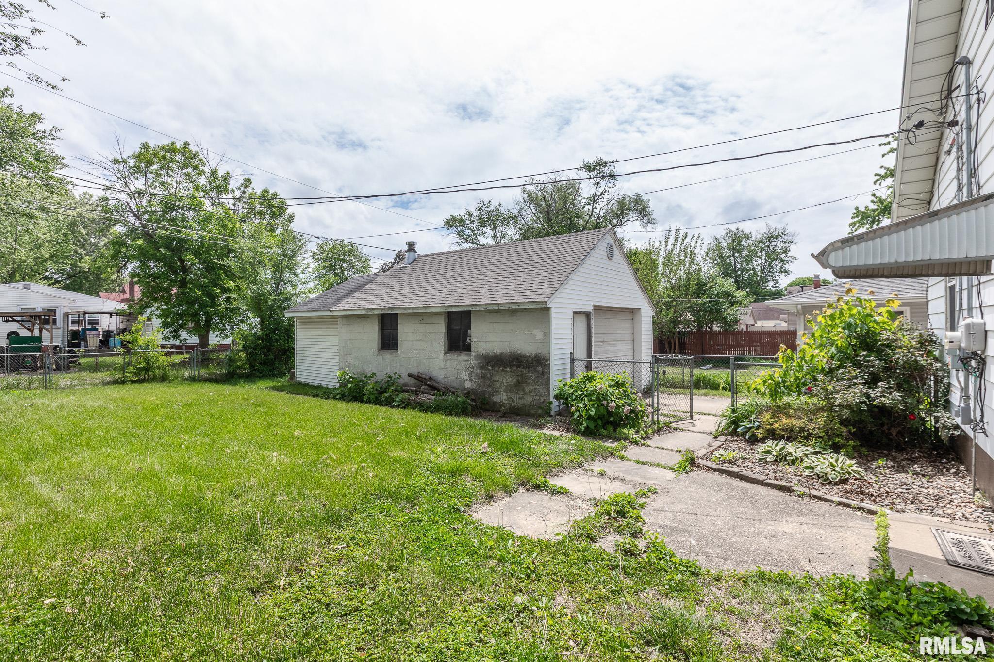 1408 Howard Court, Pekin, Illinois image 27