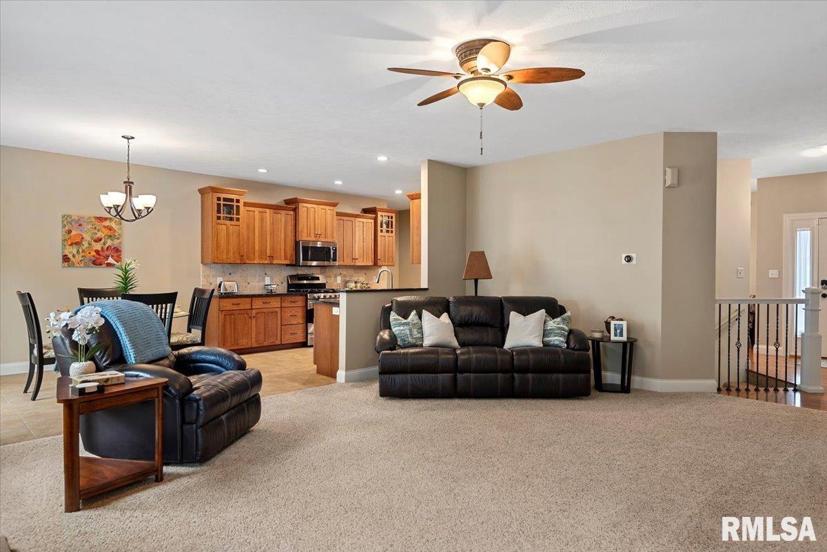 406 Sommerset Drive, Chatham, Illinois image 6