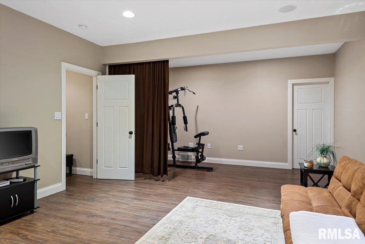 406 Sommerset Drive, Chatham, Illinois image 37