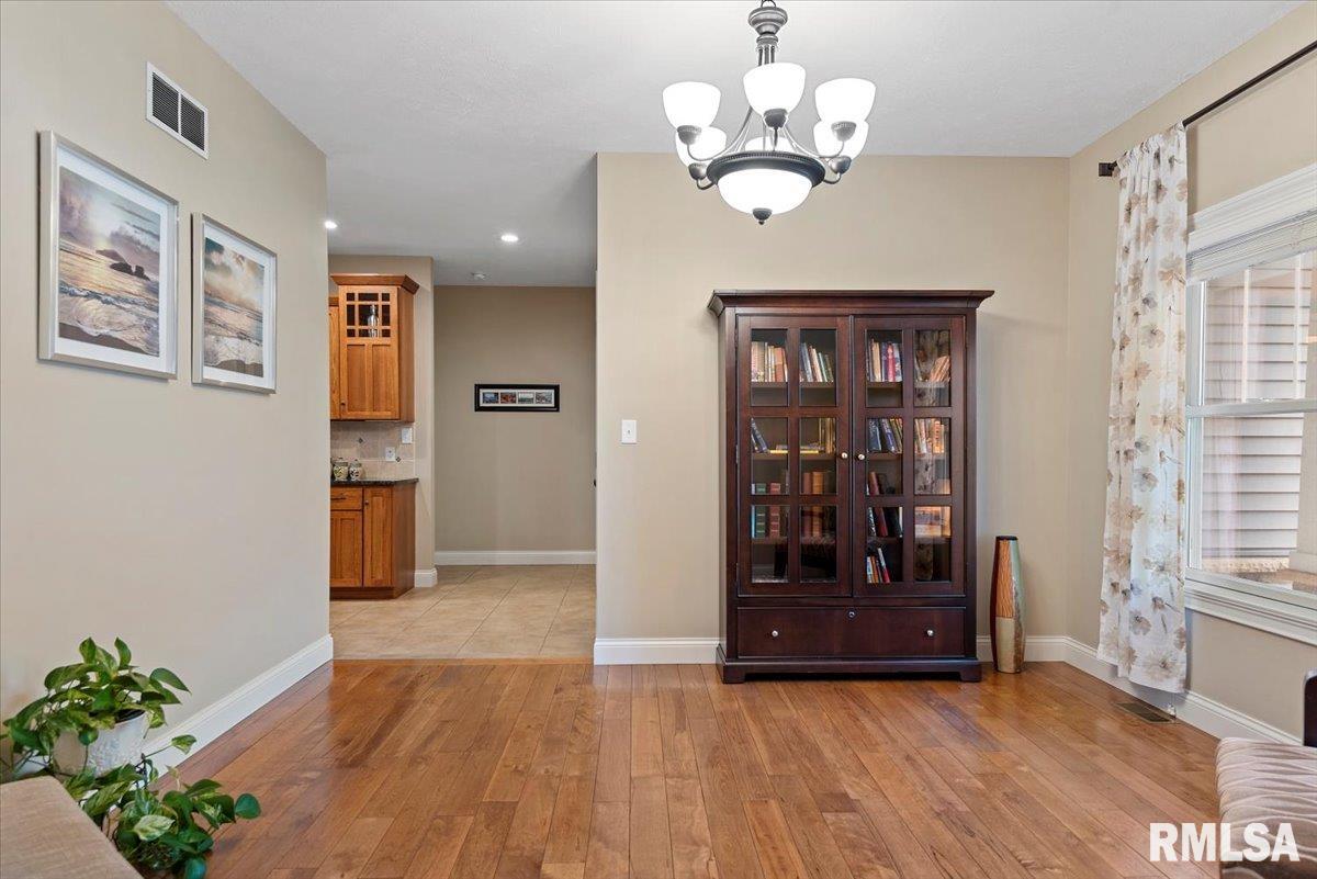 406 Sommerset Drive, Chatham, Illinois image 17