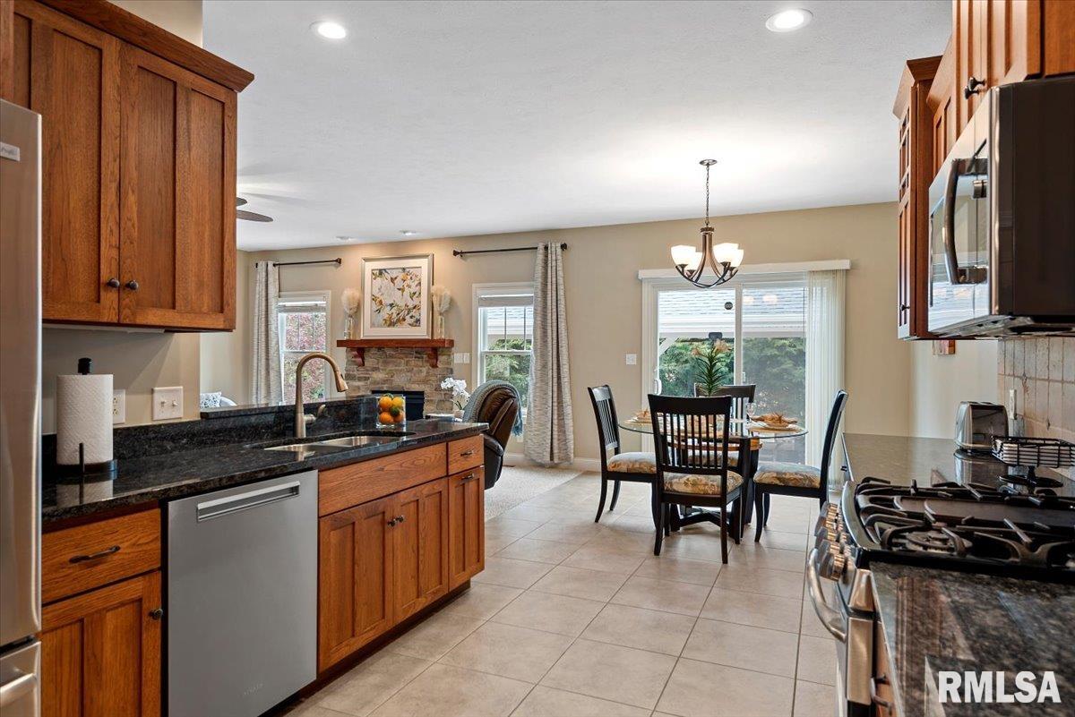 406 Sommerset Drive, Chatham, Illinois image 14