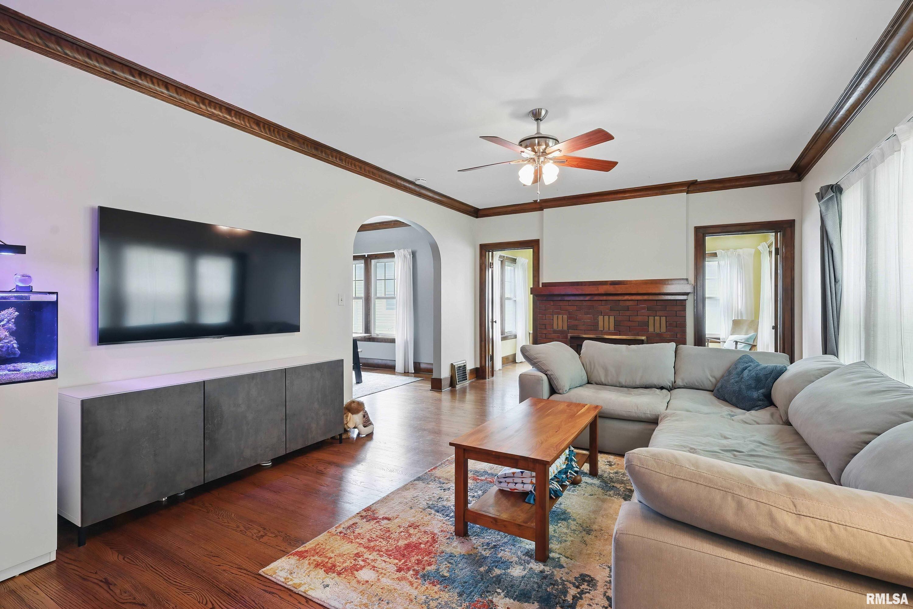 2727 Scott Street, Davenport, Iowa image 6